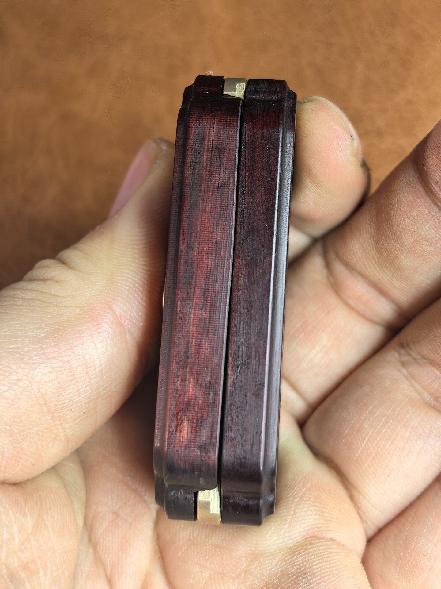 Ruyi Mechanical Slider Sandalwood