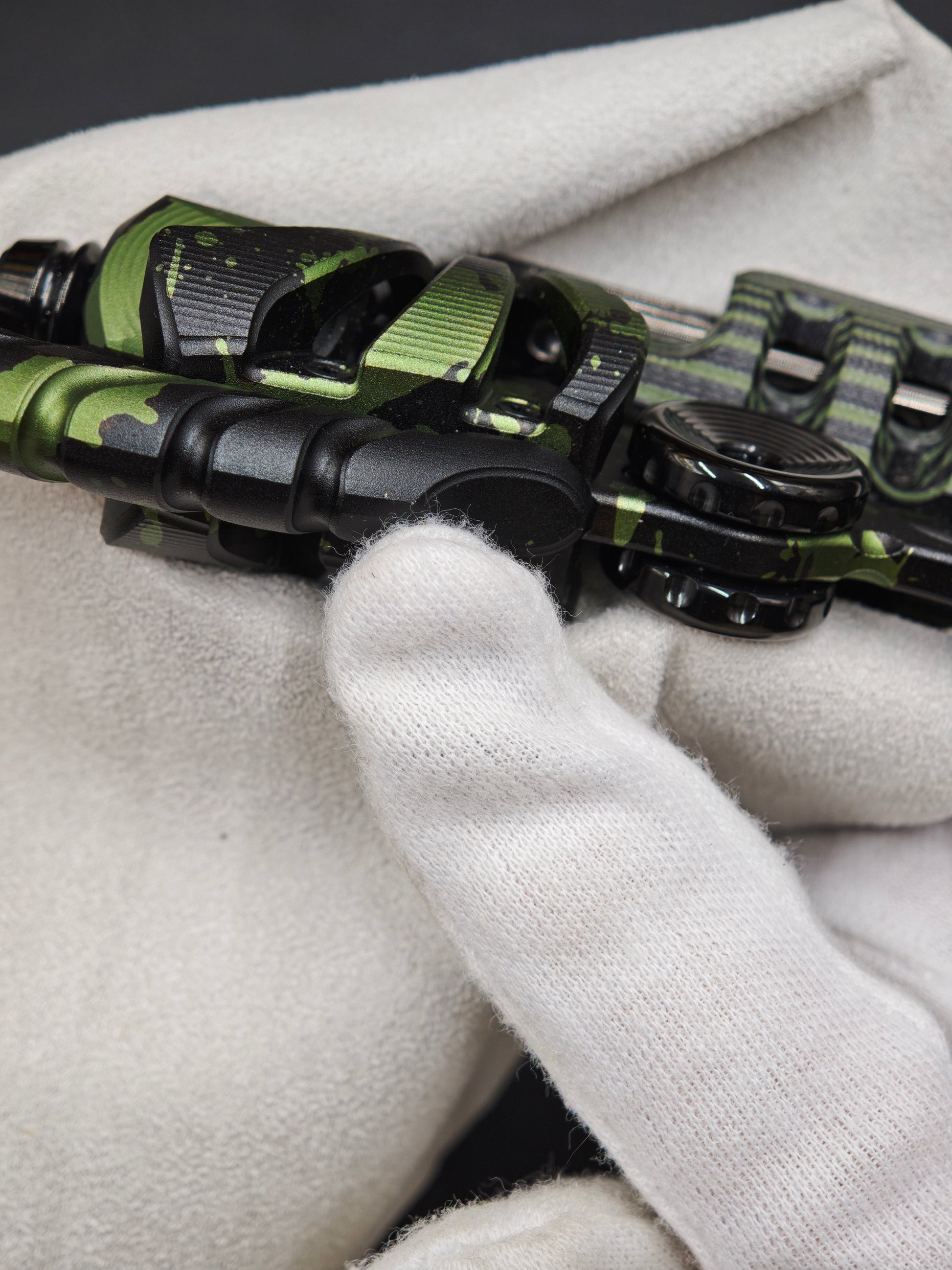 EXOSKELETON G10 Green Black Bone Core Stainless Steel