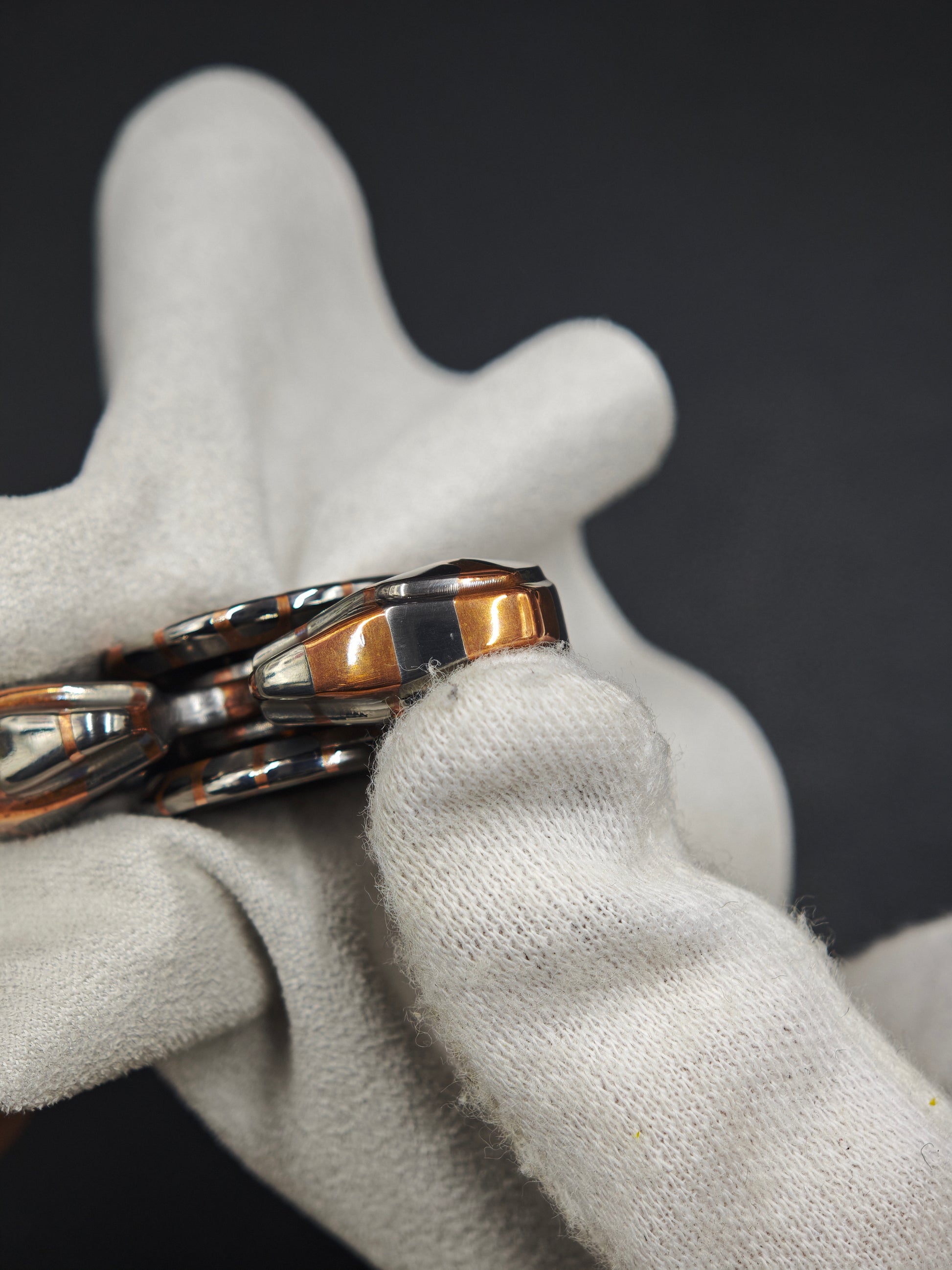 Toothless Mini Pearl White Superconductor Brushed