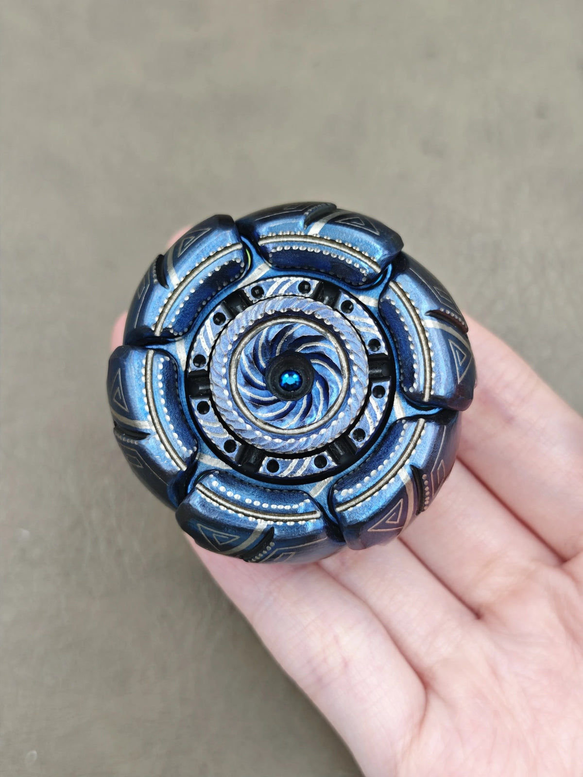 Pillbug Shell Opening Zirconium