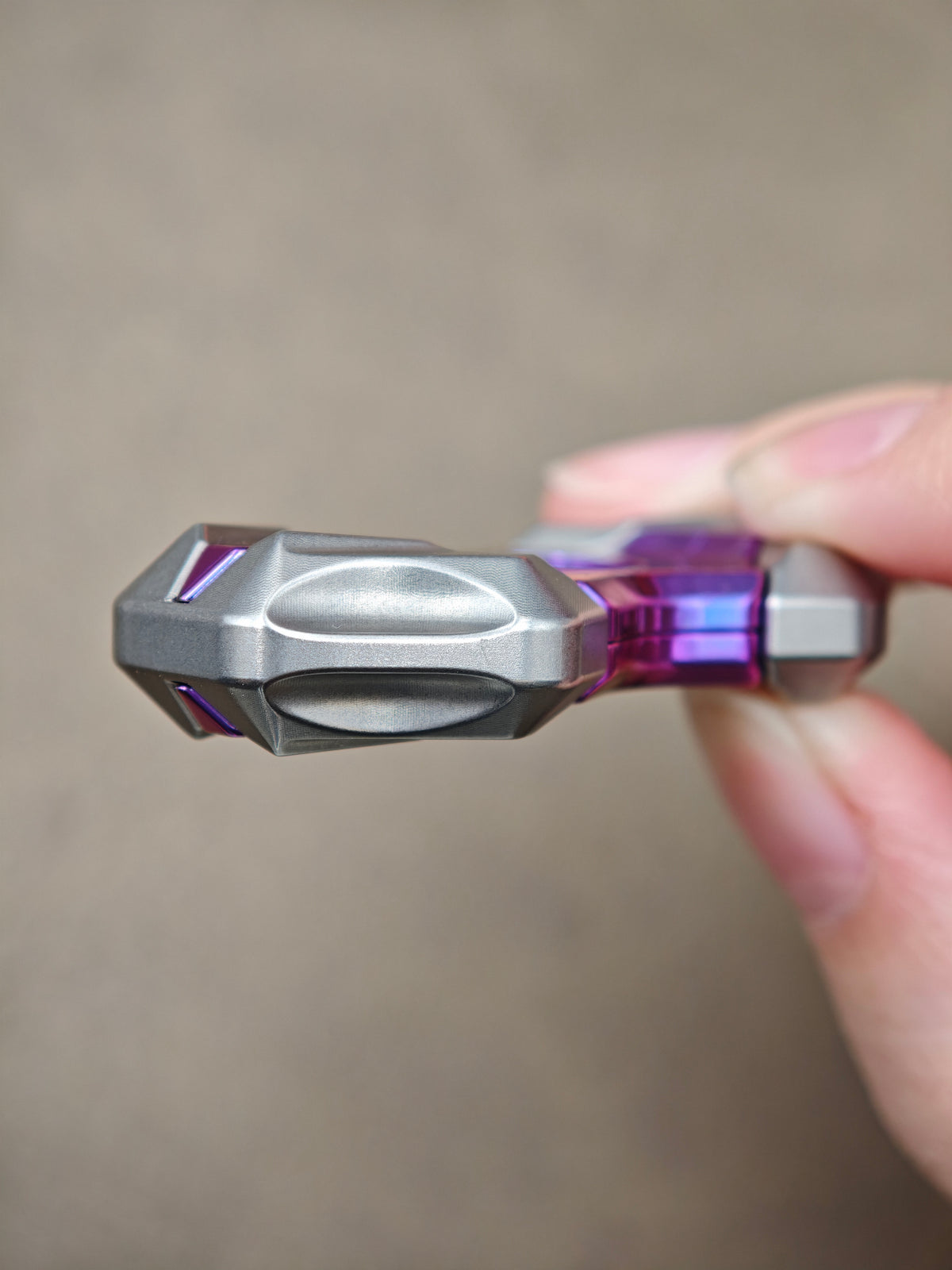 Spin Titanium Anodized