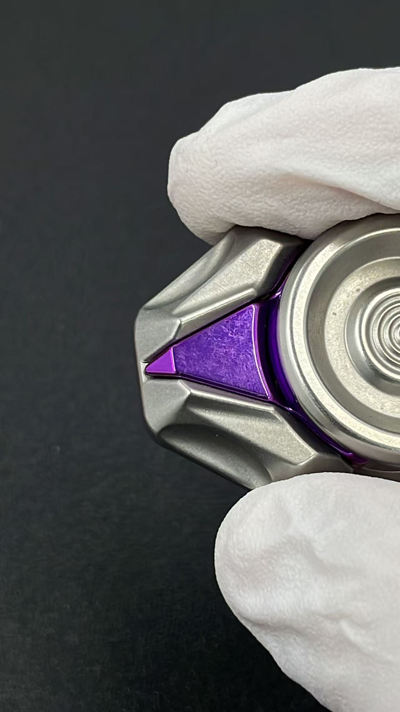 Spin Titanium Stainless Steel