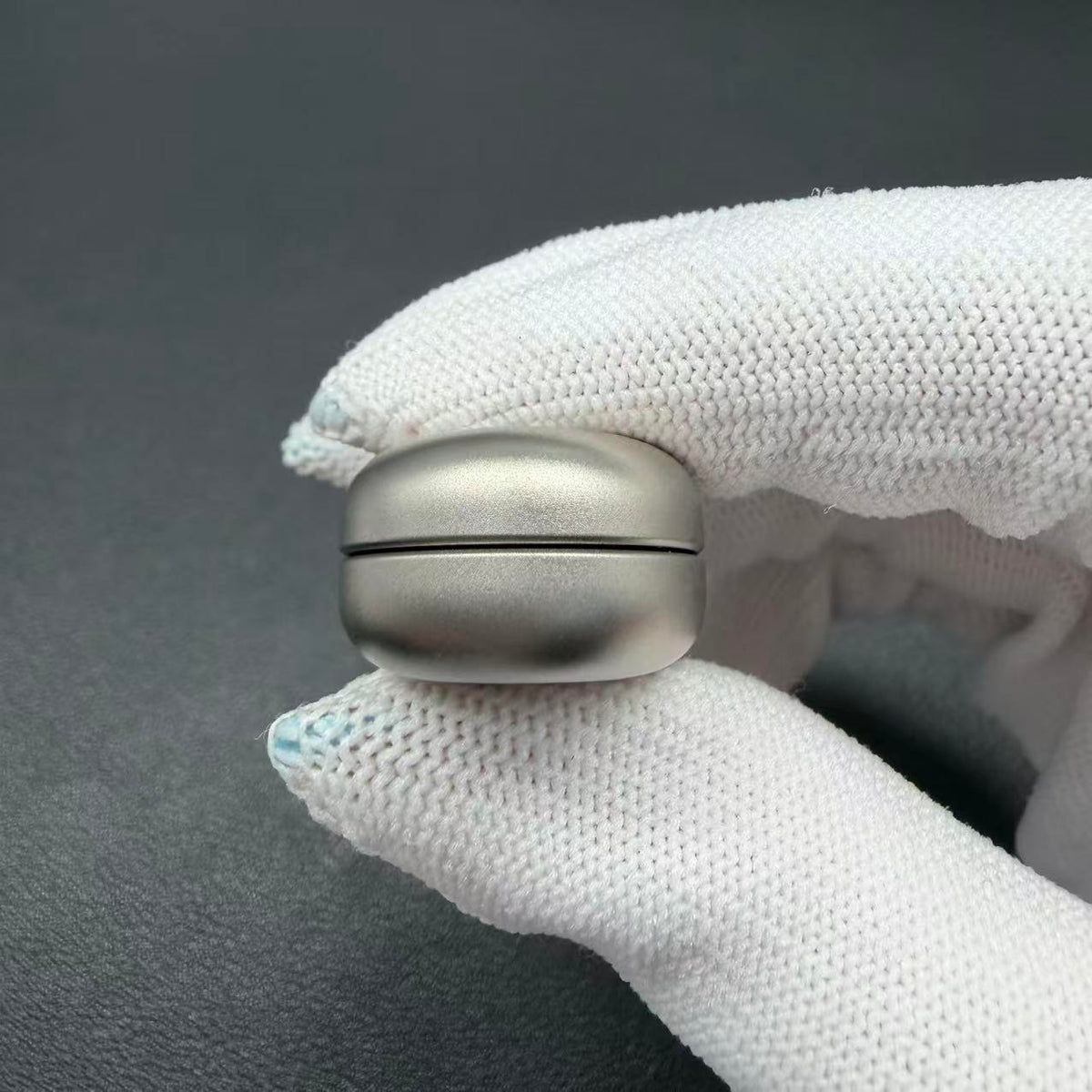 Floating Cloud Titanium