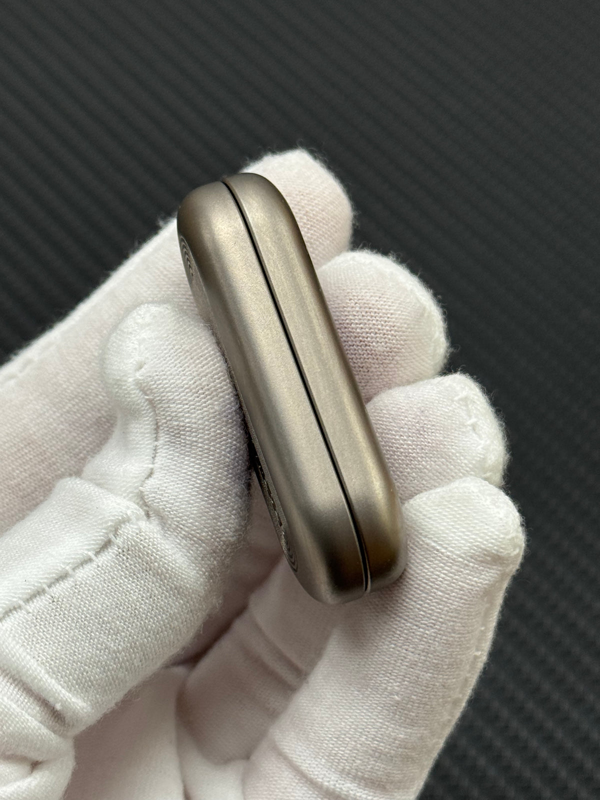 Floating Cloud Titanium