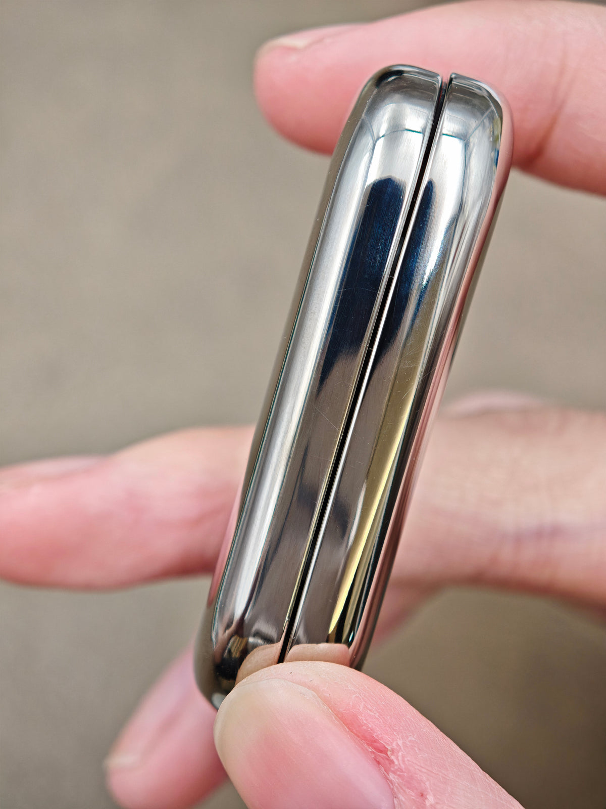 Floating Cloud Titanium Polished