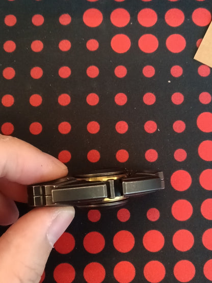 Dark Shell Opening Stainless Steel