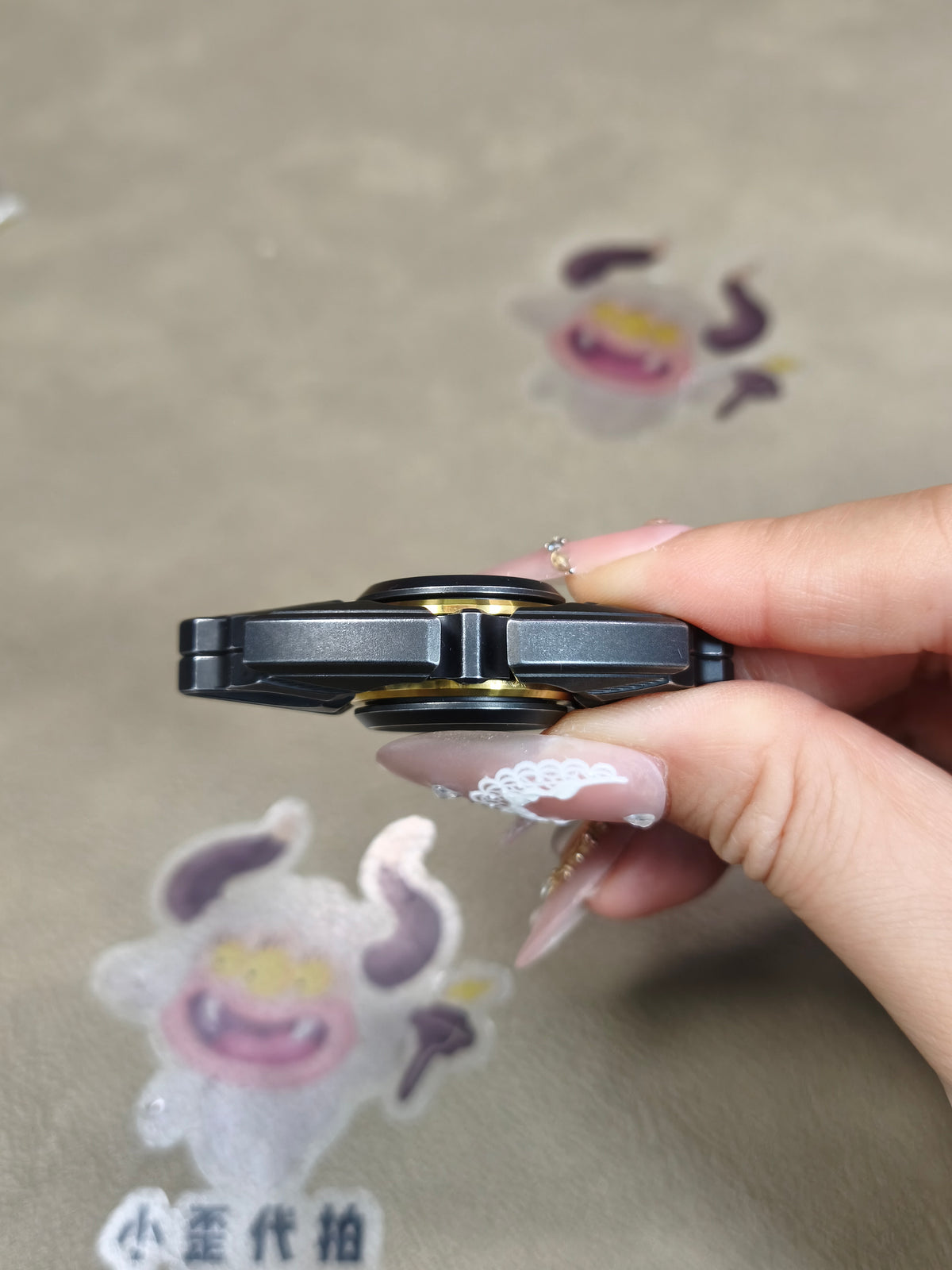 Dark Shell Opening Stainless Steel