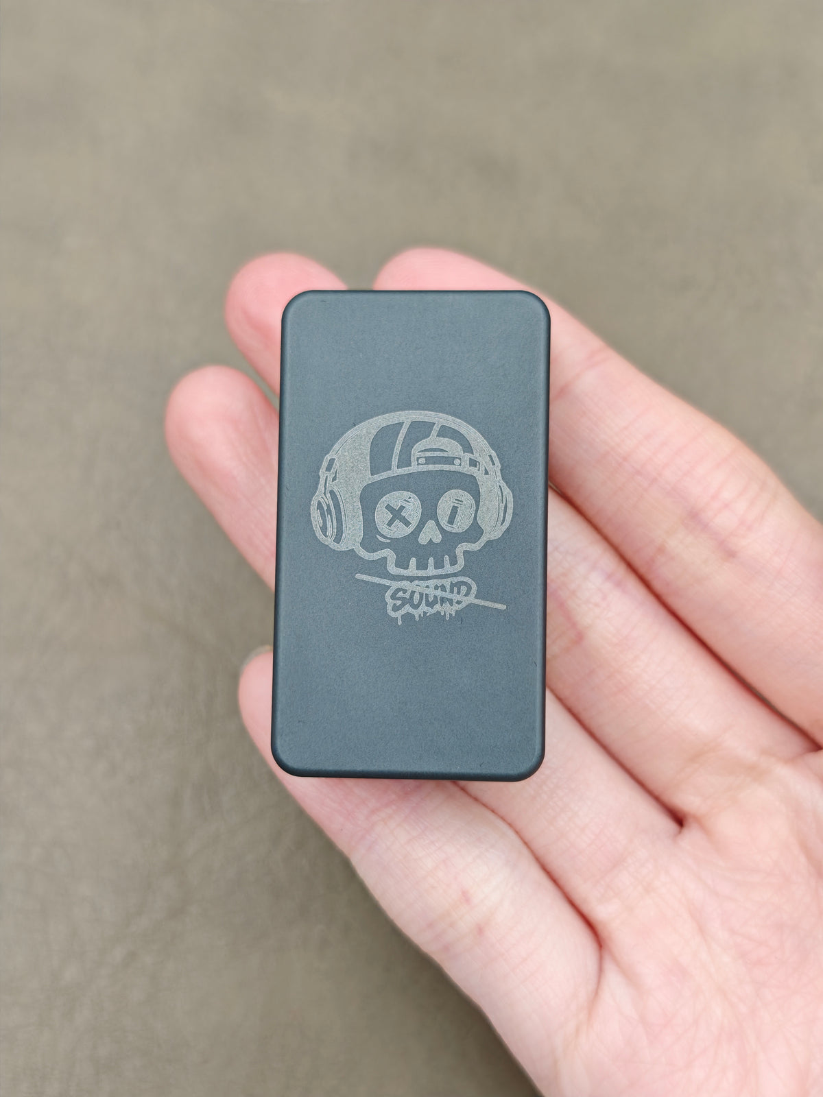 Mute Zirconium