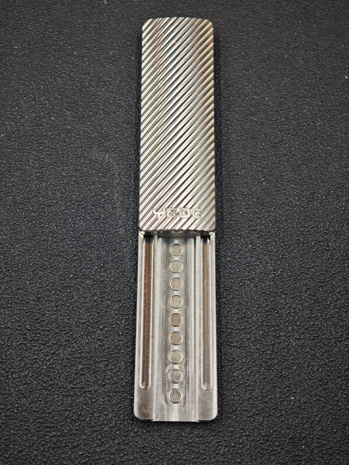 Ji Li Titanium