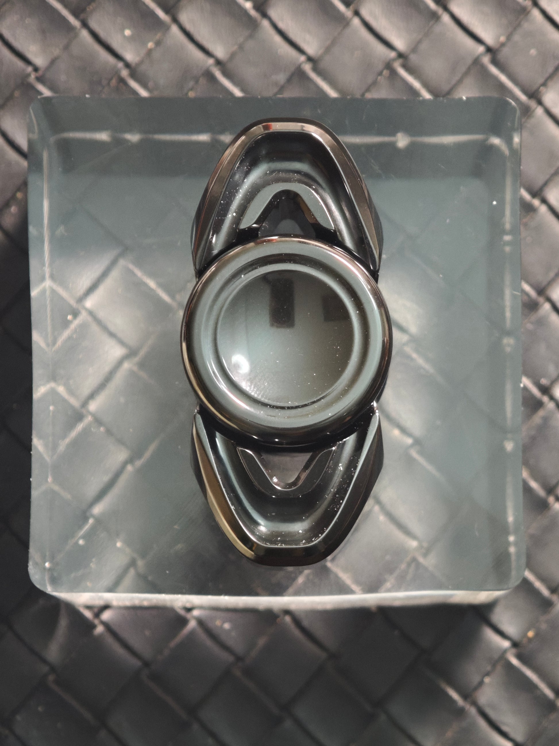 Pan Yixian Zirconium
