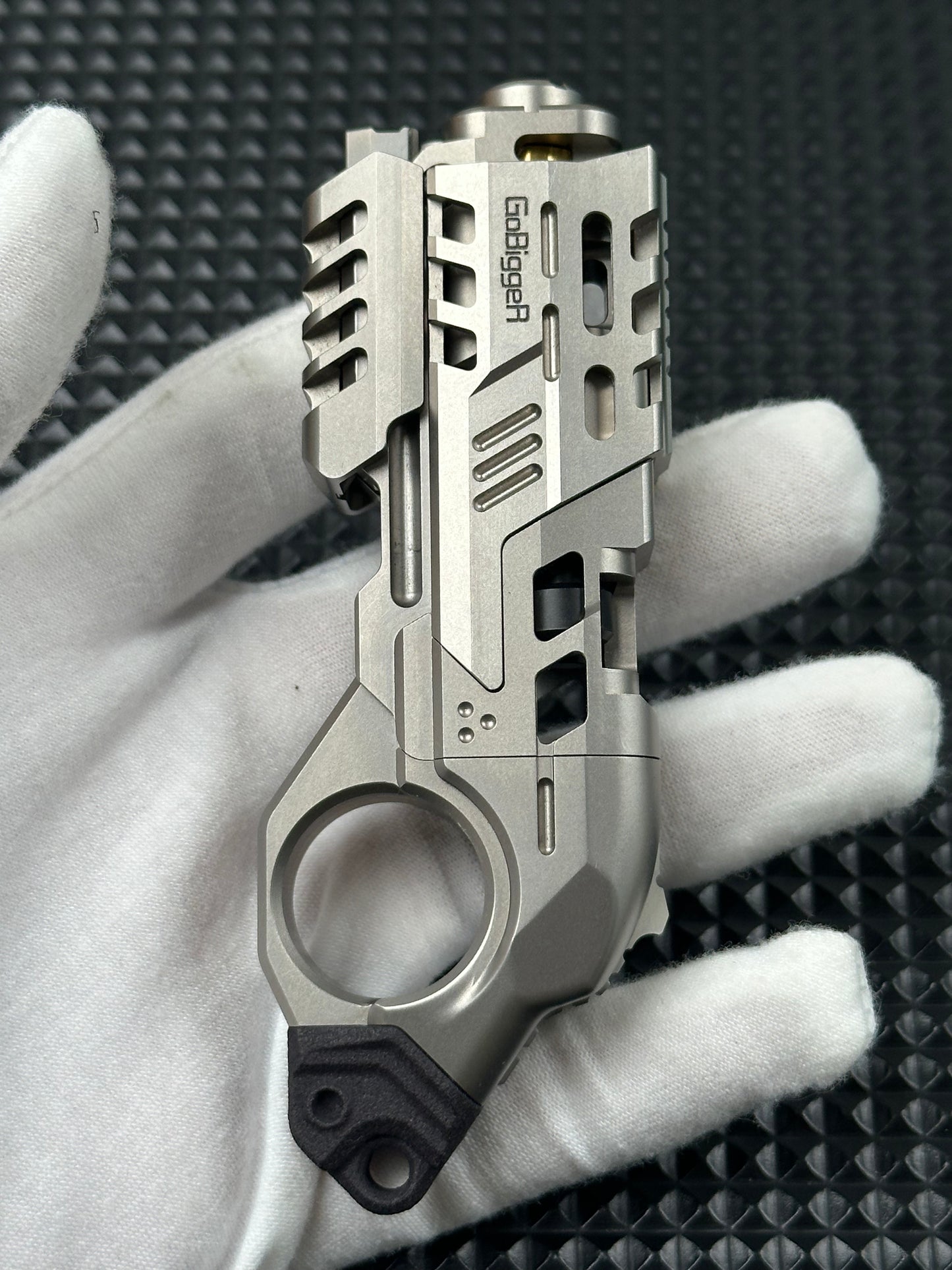 Punnk Titanium