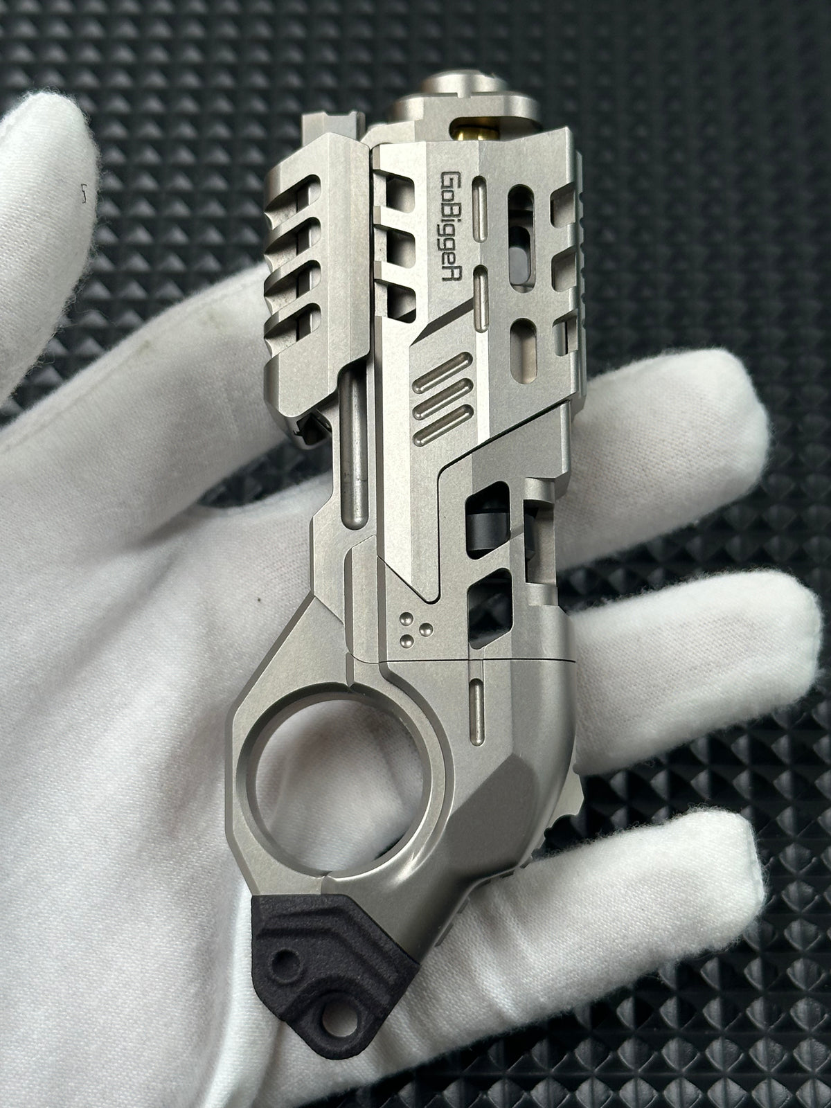 Punnk Titanium