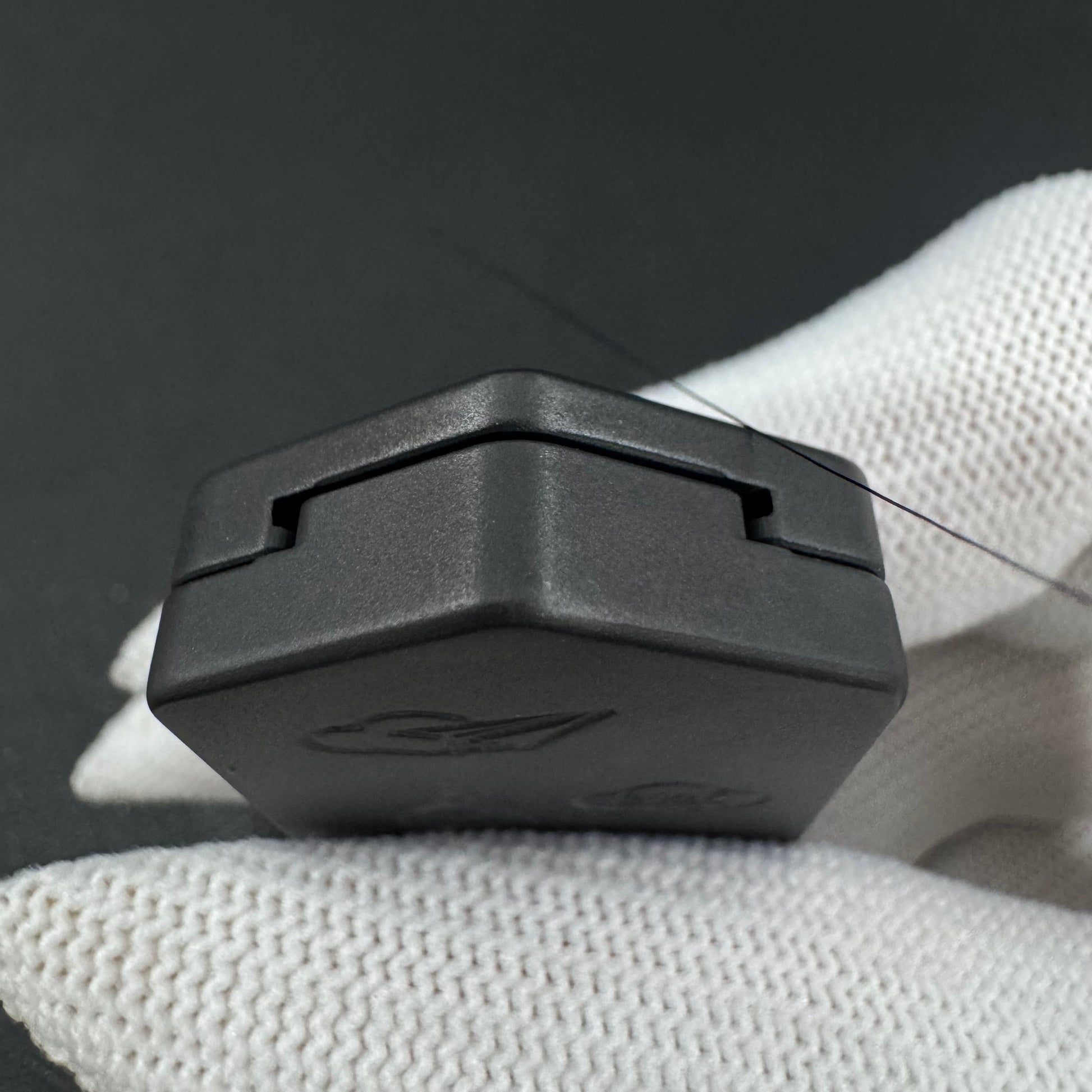 Plane Zirconium Zircuti