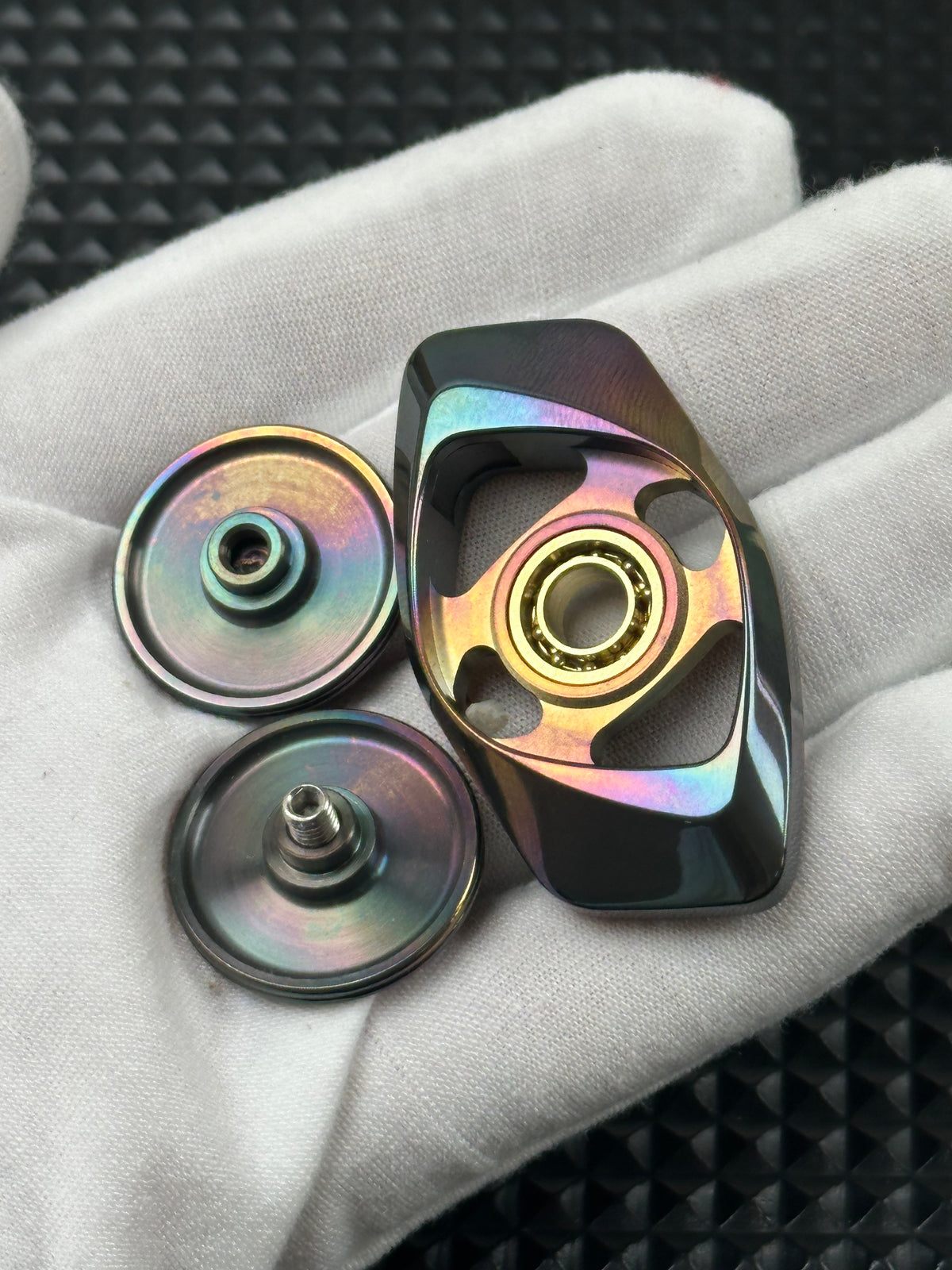 Mirror Eye Zirconium Oil Slick