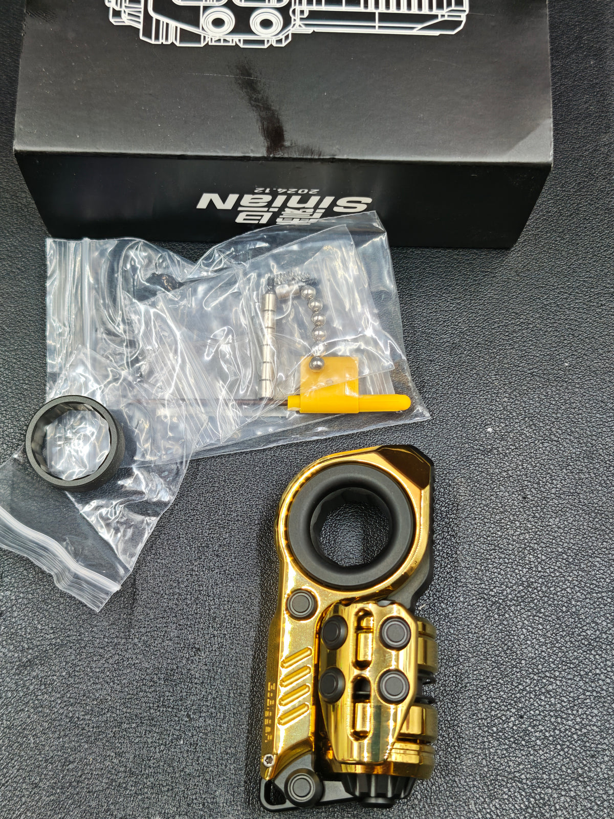 Sinian Titanium Gold Plated