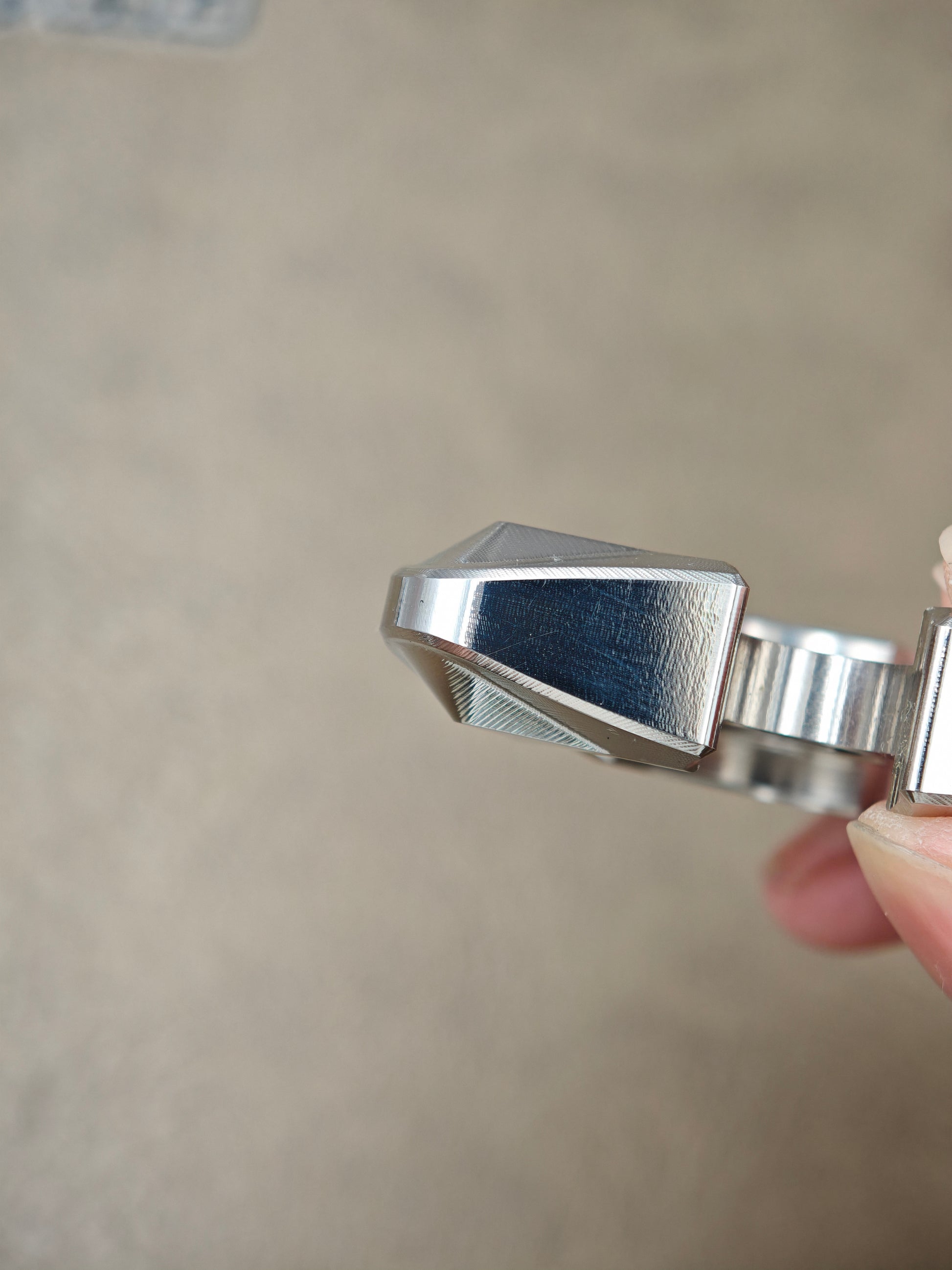 Tri Leaf Vida Stainless Steel