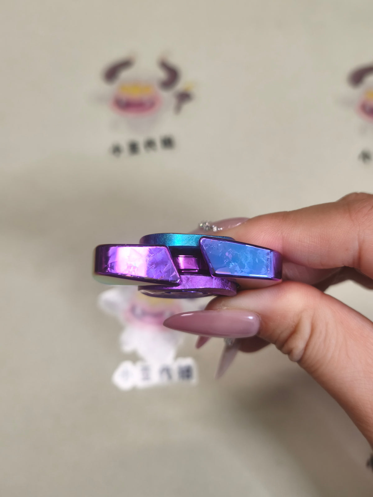 Spinner Crystallized Titanium