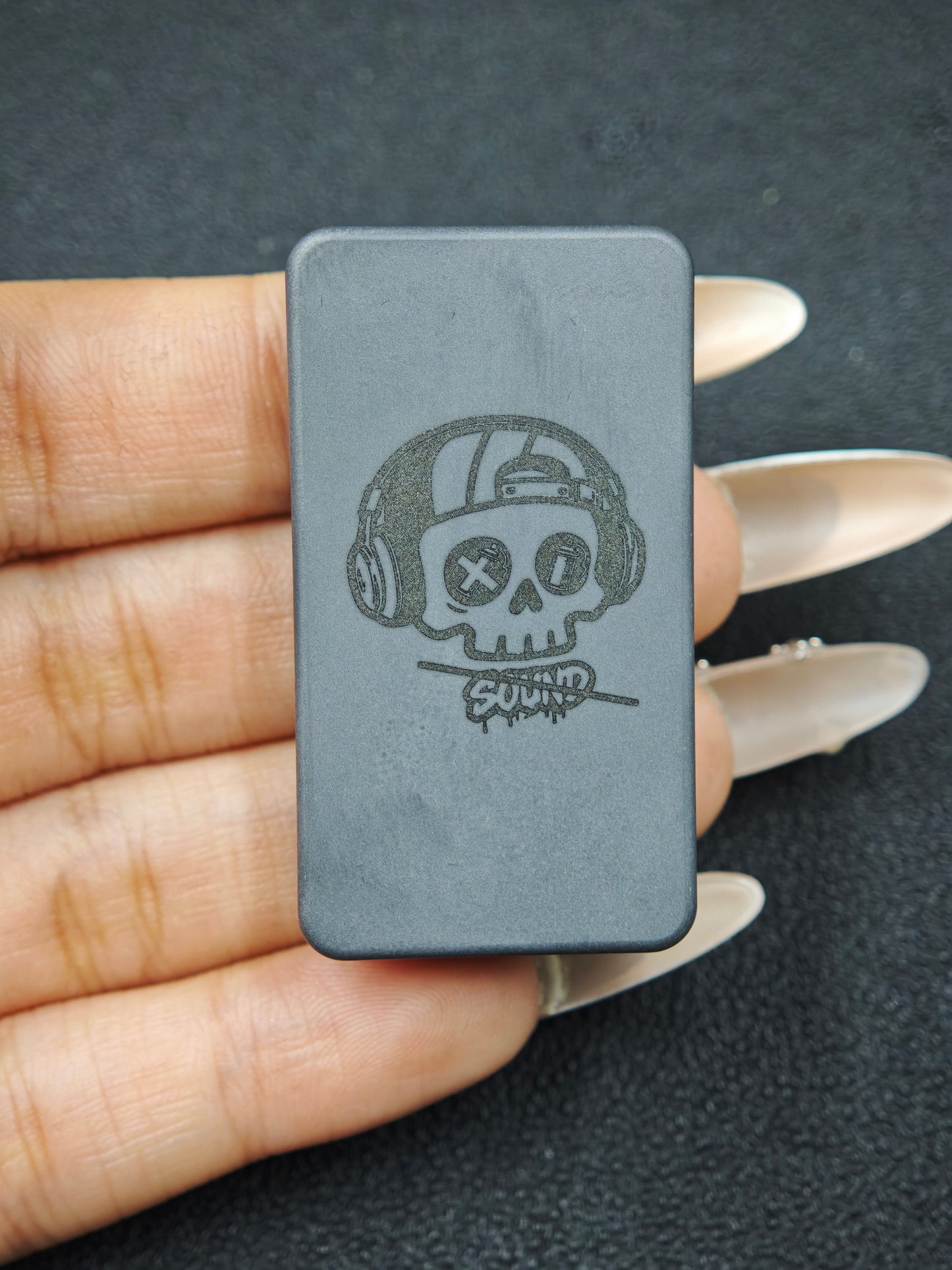 Mute Zirconium