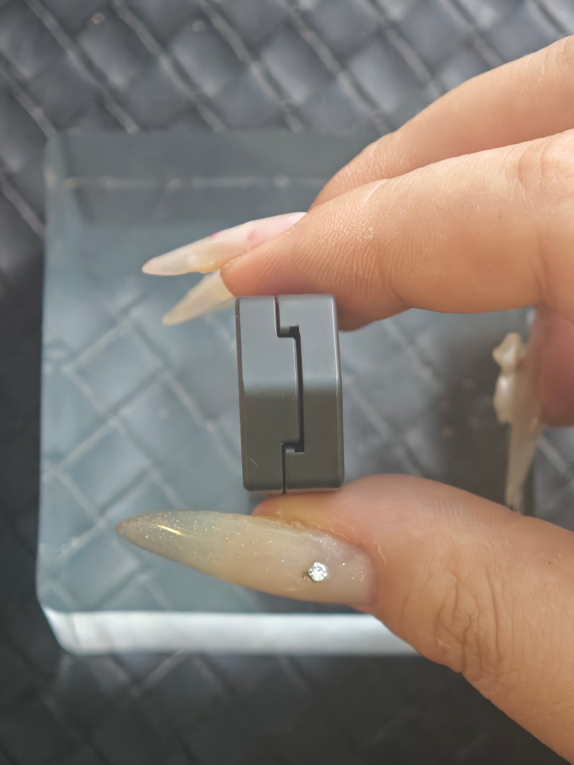 Plane Zirconium