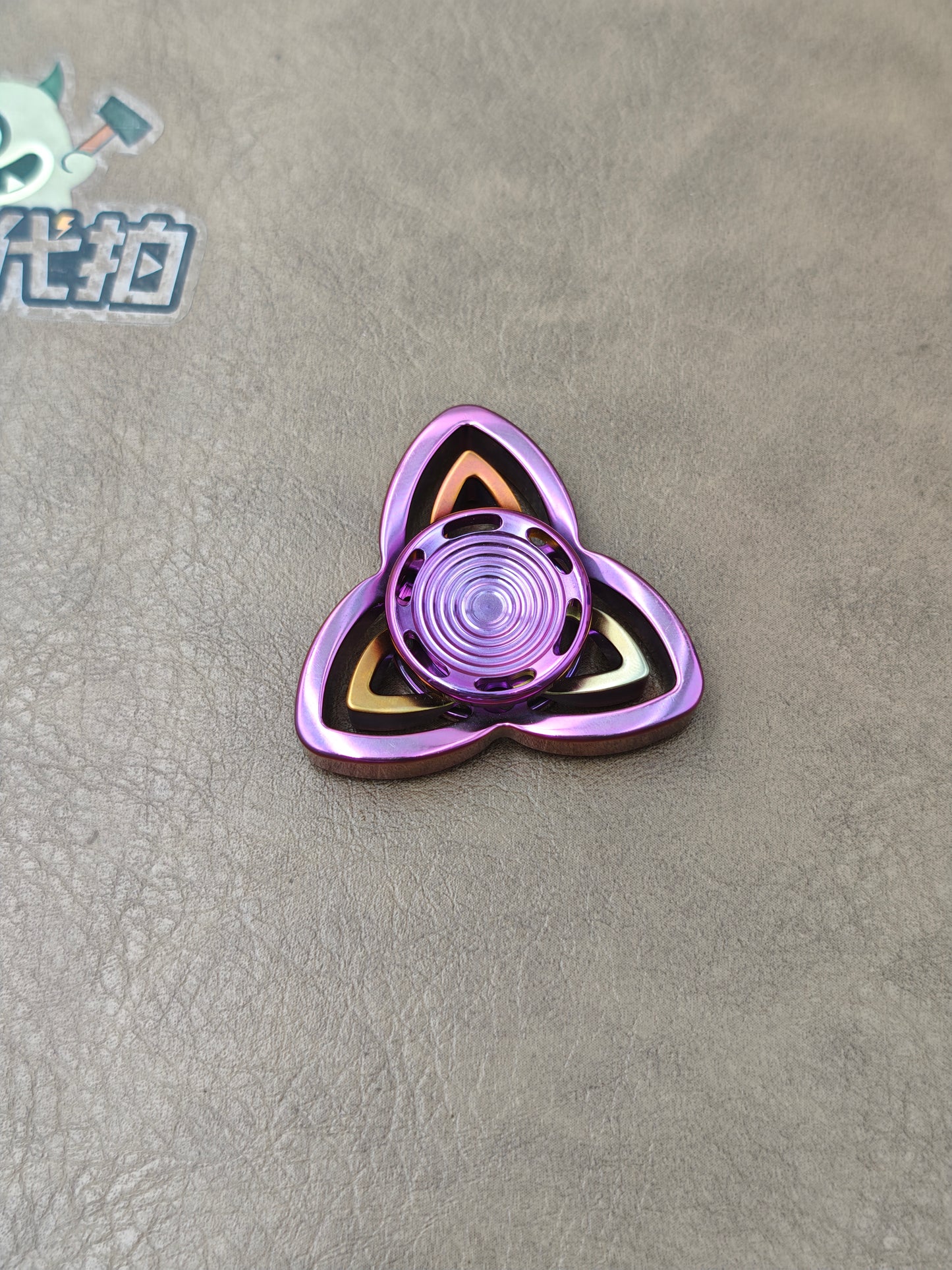 Twin Shadow Zirconium