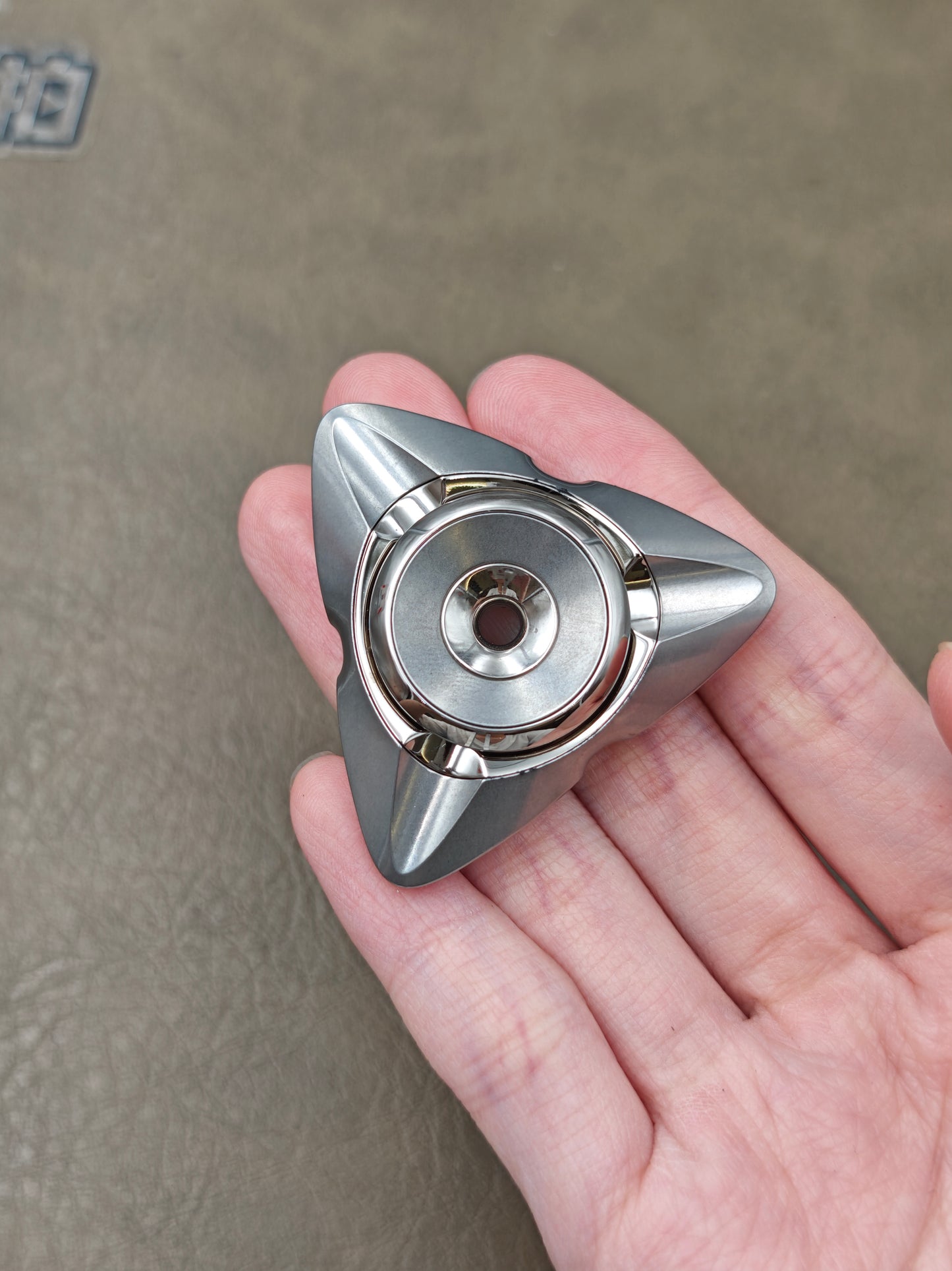 MAVE RE EST Stainless Steel Titanium