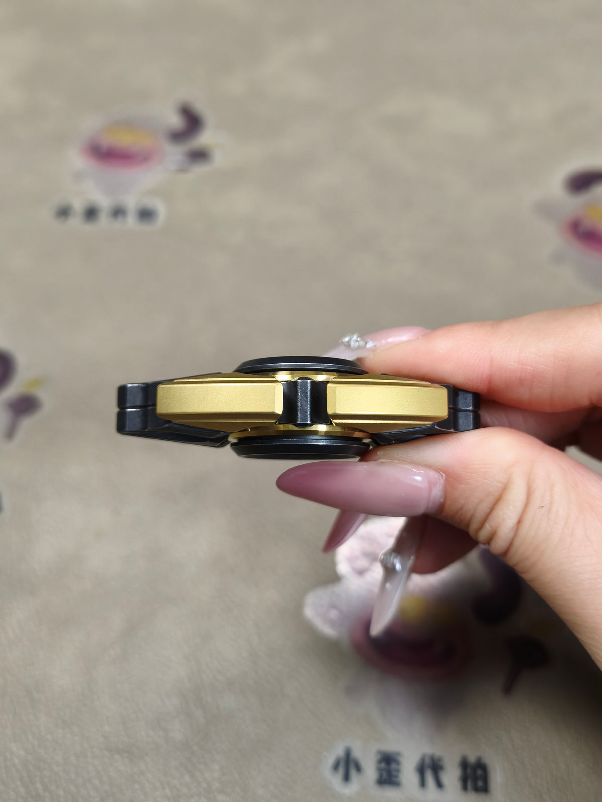 Dark Shell Opening Stainless Steel
