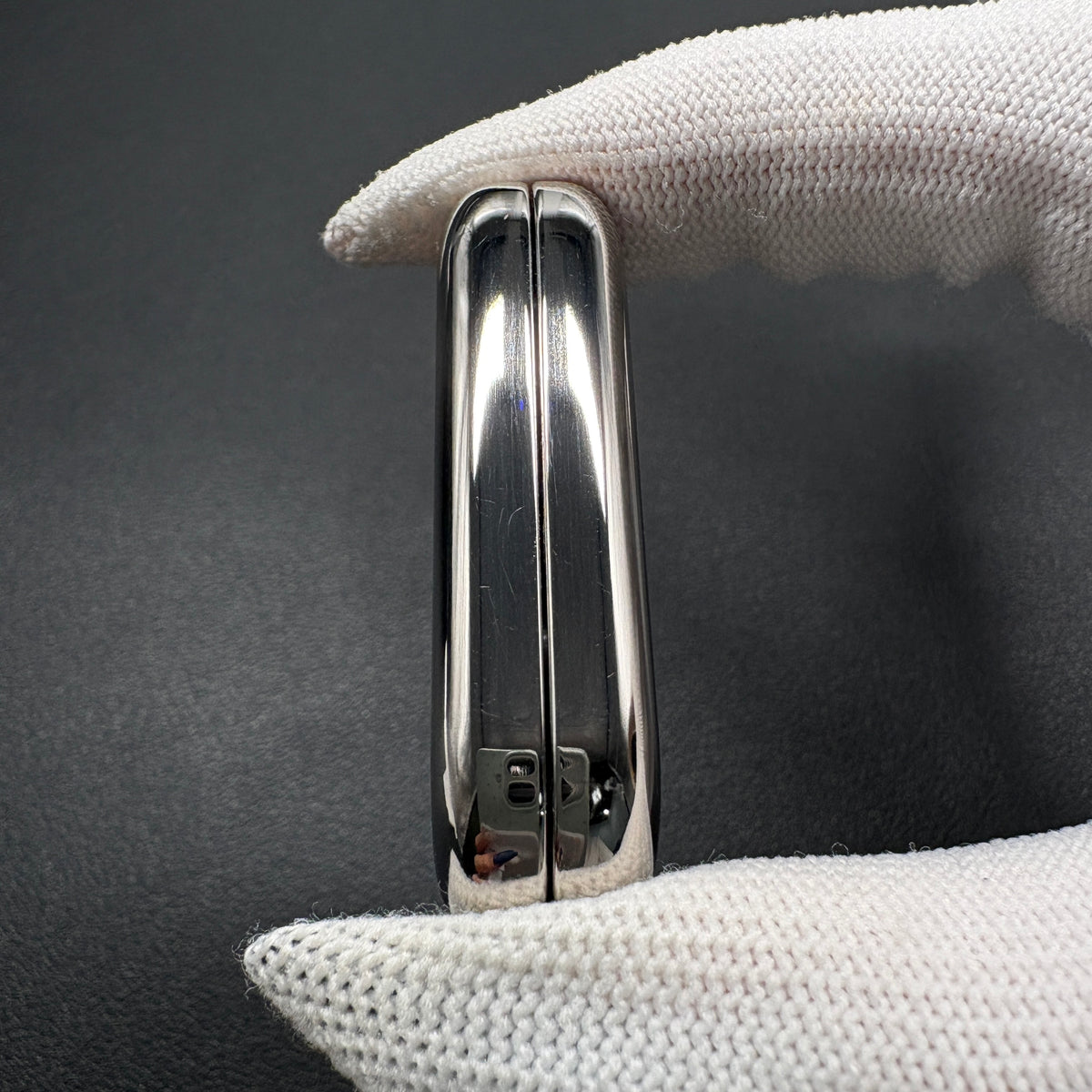 Floating Cloud Titanium Polished