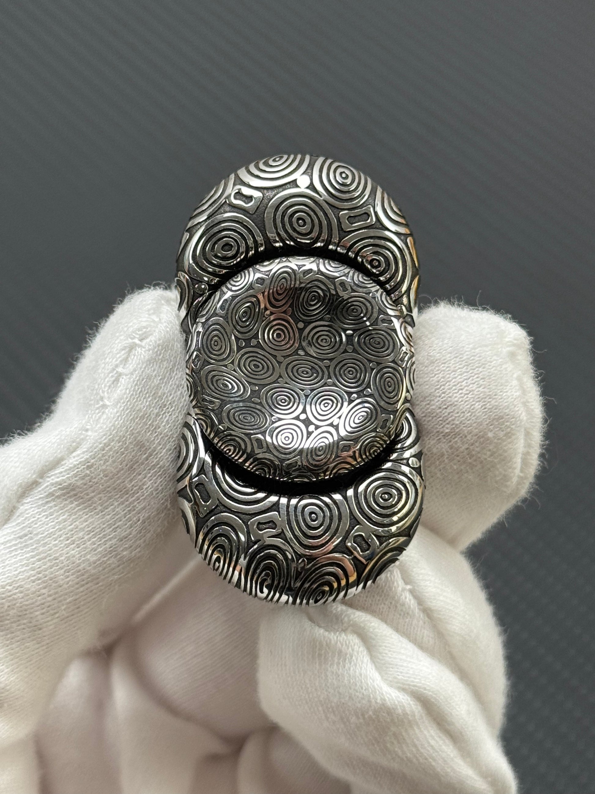 Two-Leaf Cell Damasteel Etched