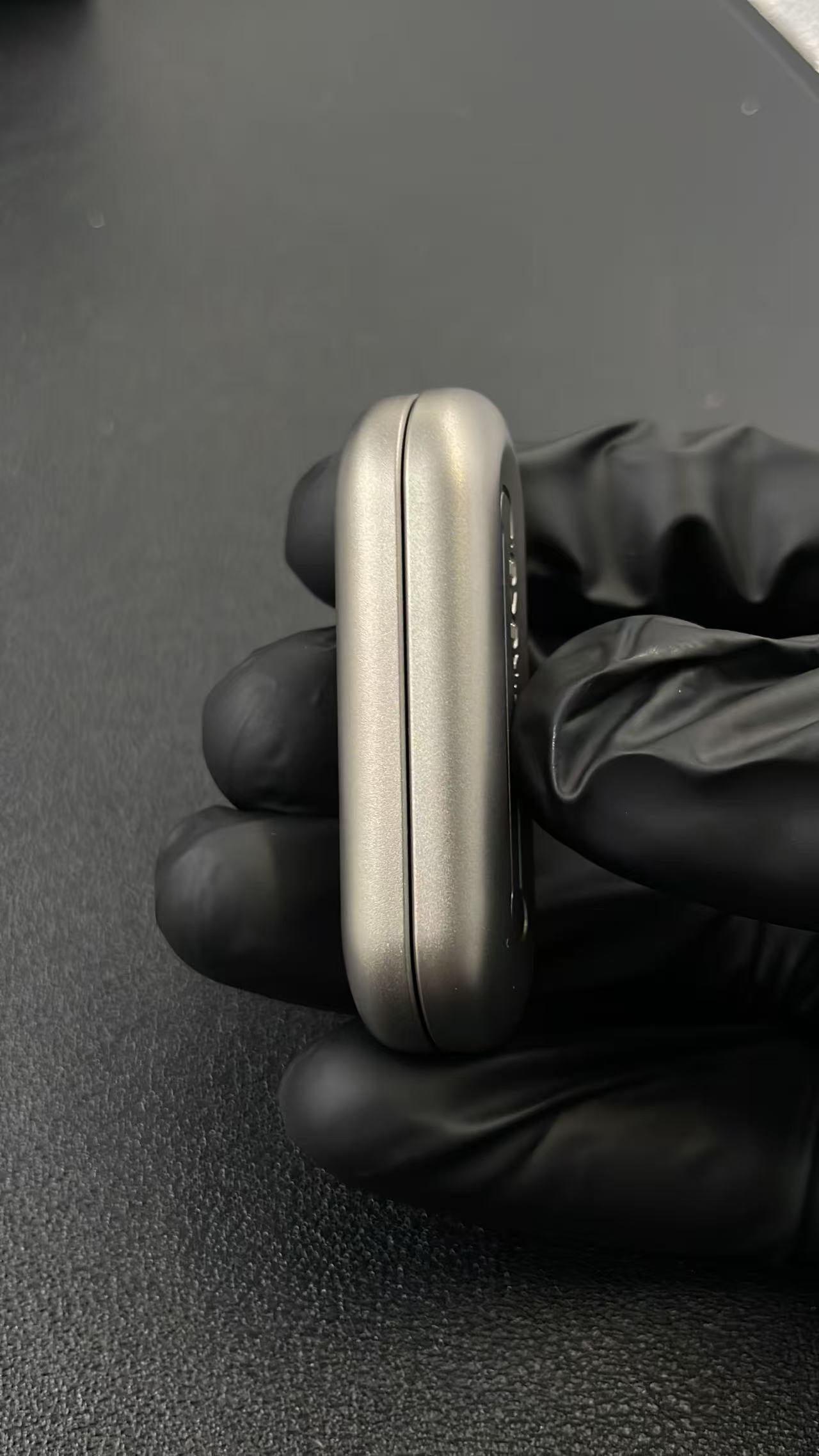 Floating Cloud Titanium