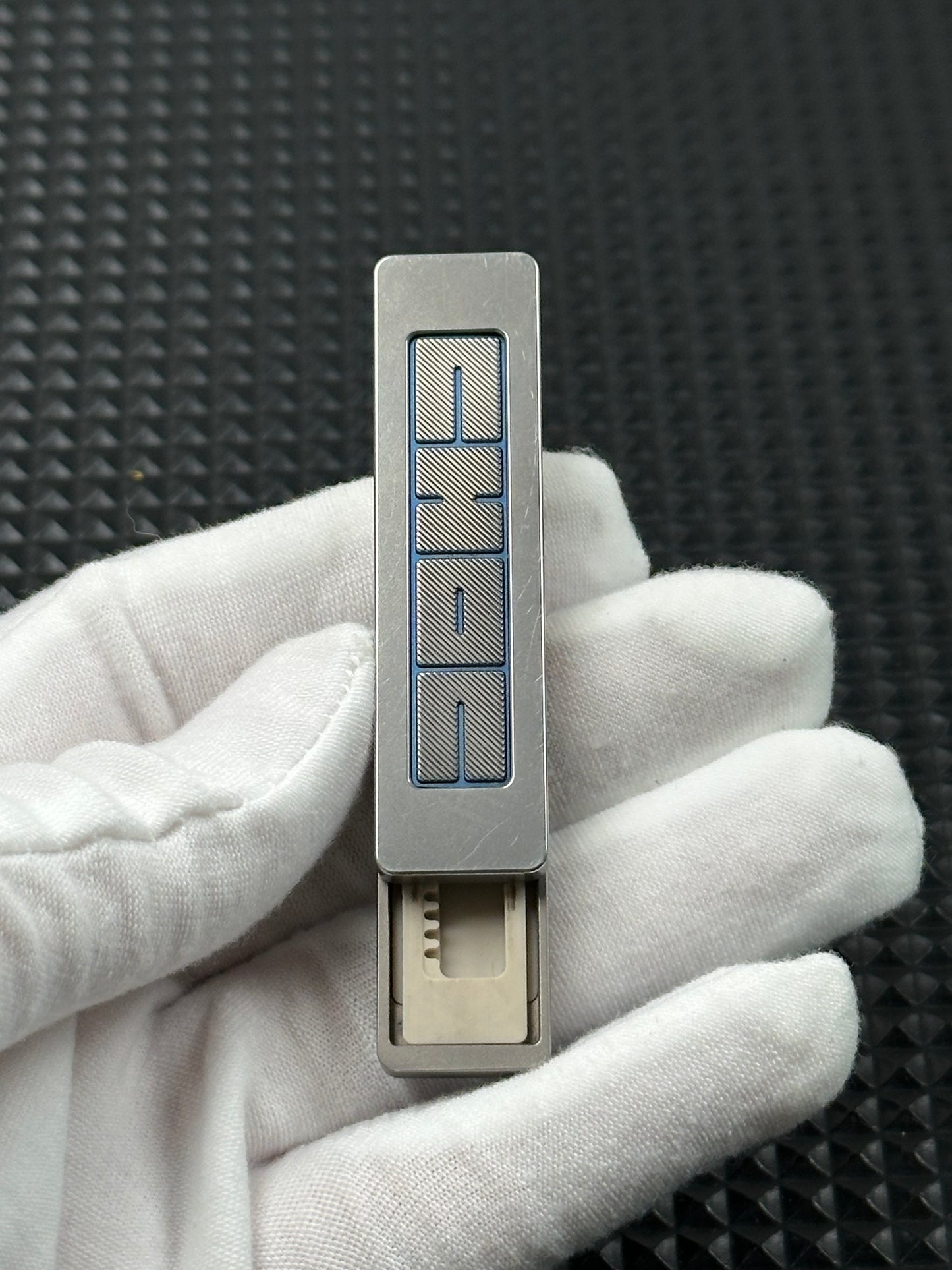 Choc Titanium