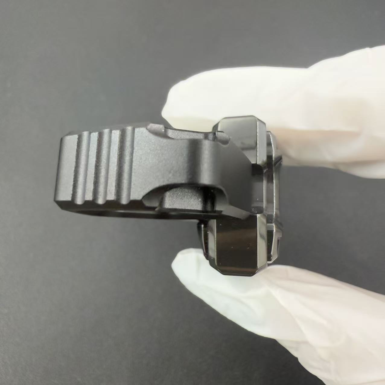 Thousand machines Zirconium Polished