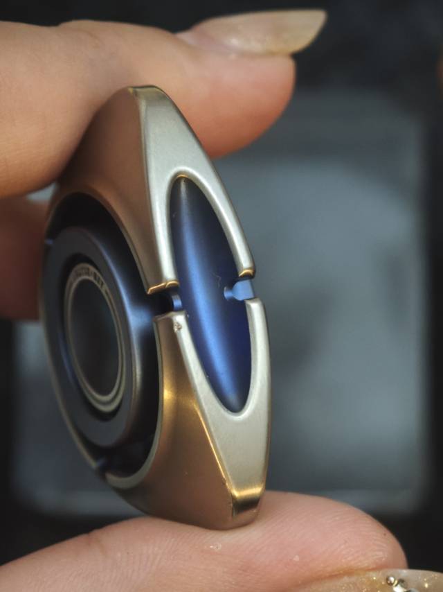 BIT 04 Titanium