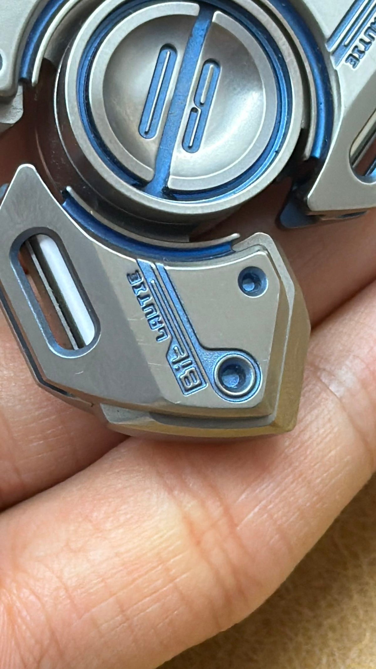 BIT 09 Titanium