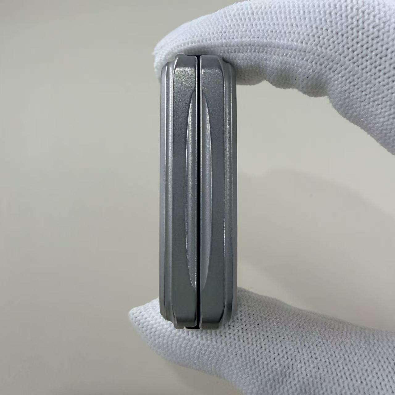 Wormhole Stainless Steel