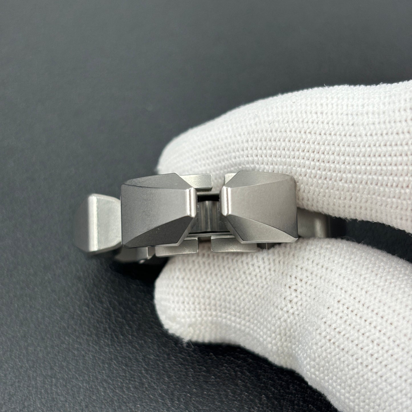 Scorpio Bearing Cap Stainless Steel