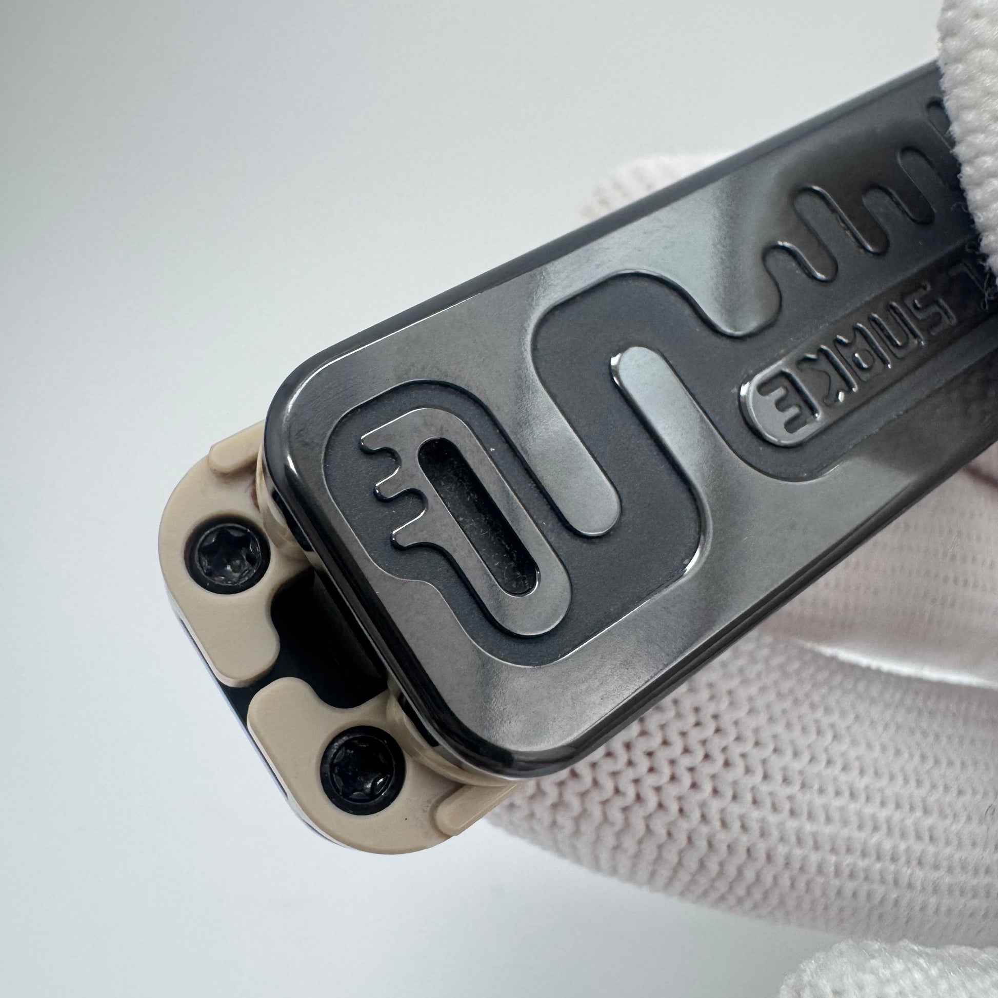 Snake Ejector Zirconium Zircuti