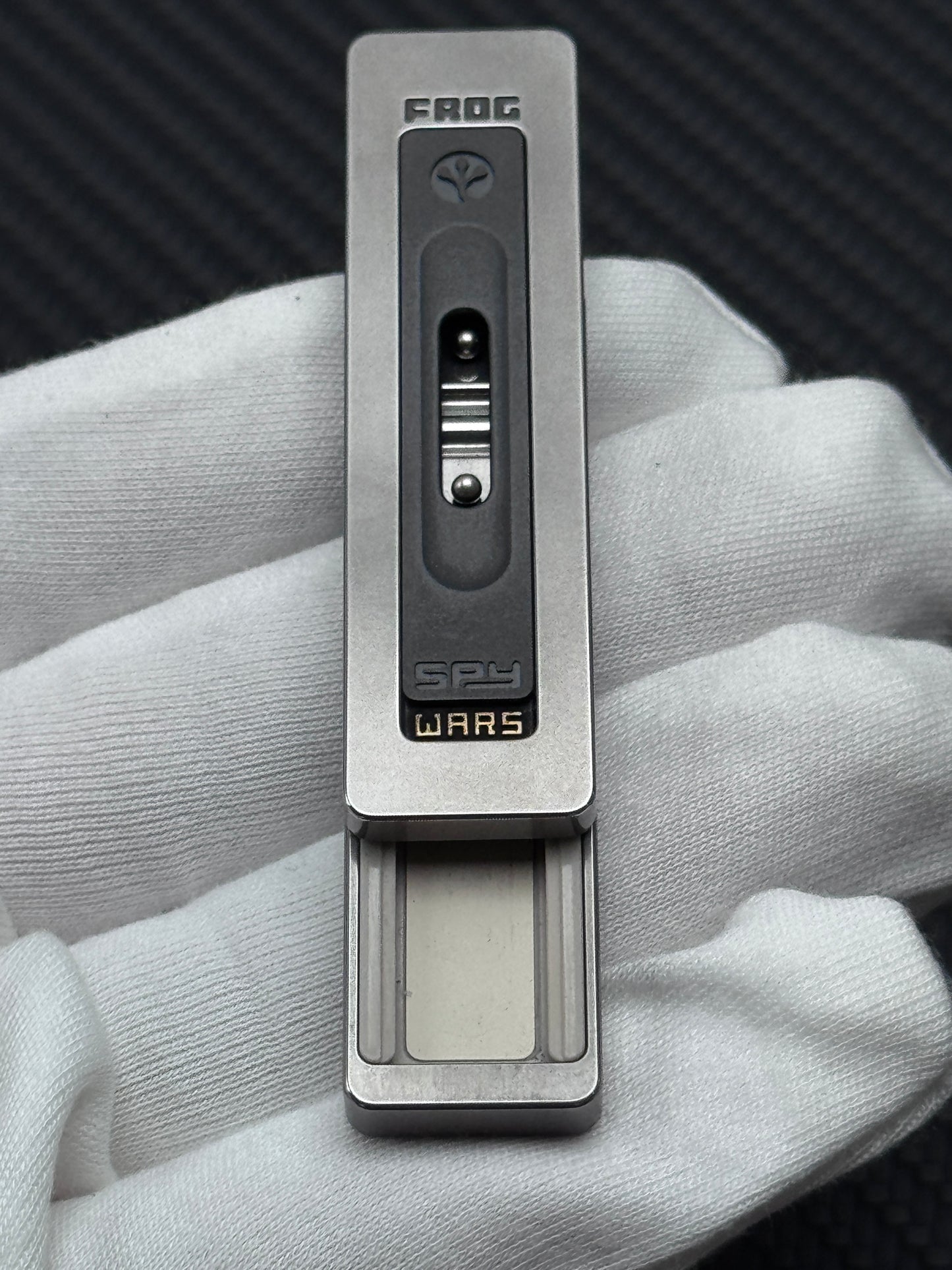 Frog Stainless Steel PEEK