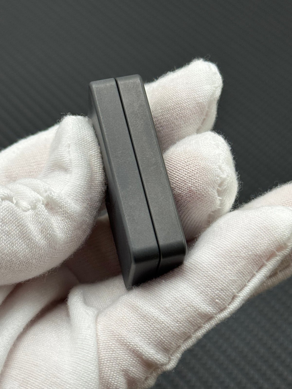 Mute Zirconium