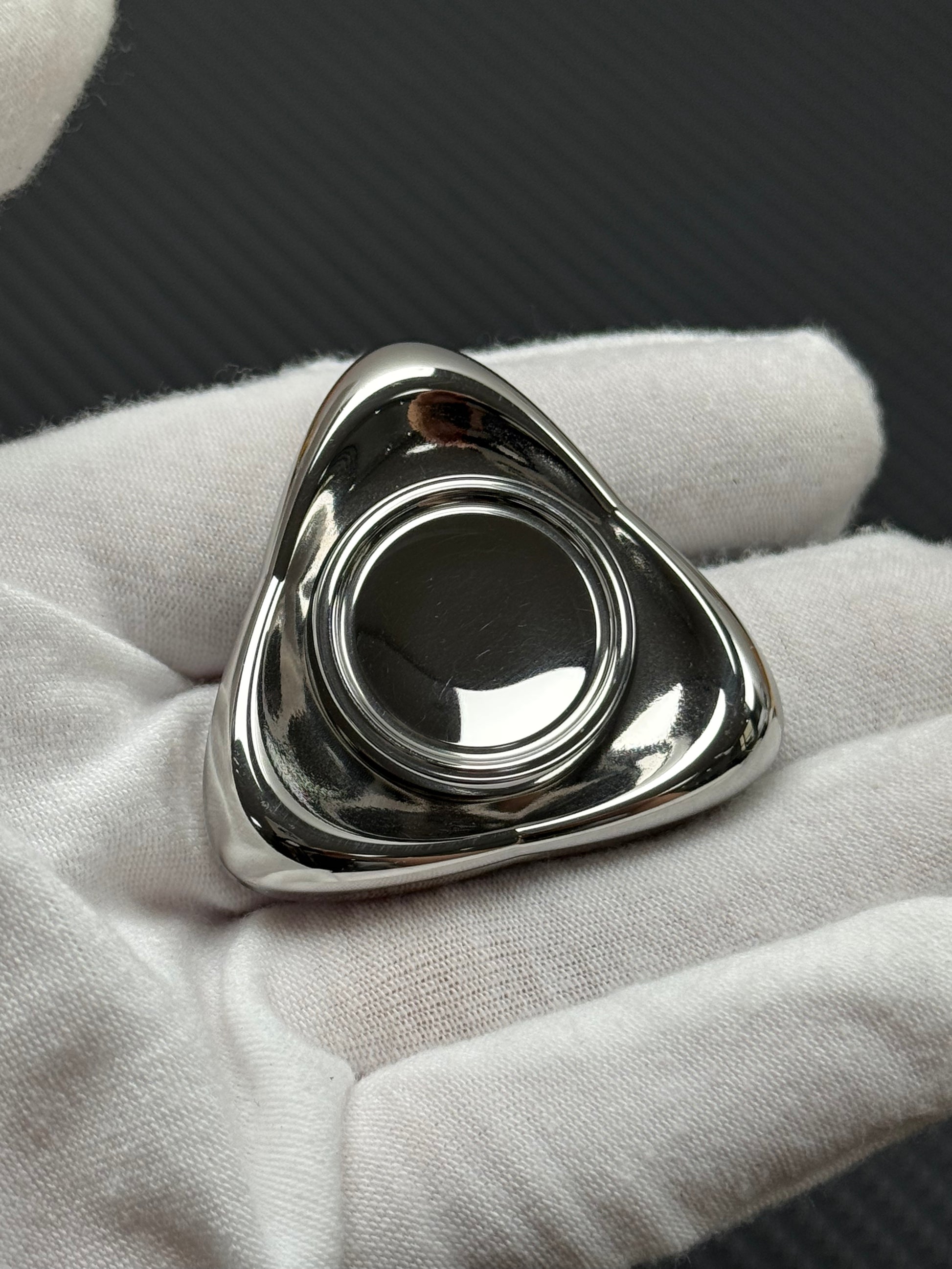 Crossing Stainless Steel Polished