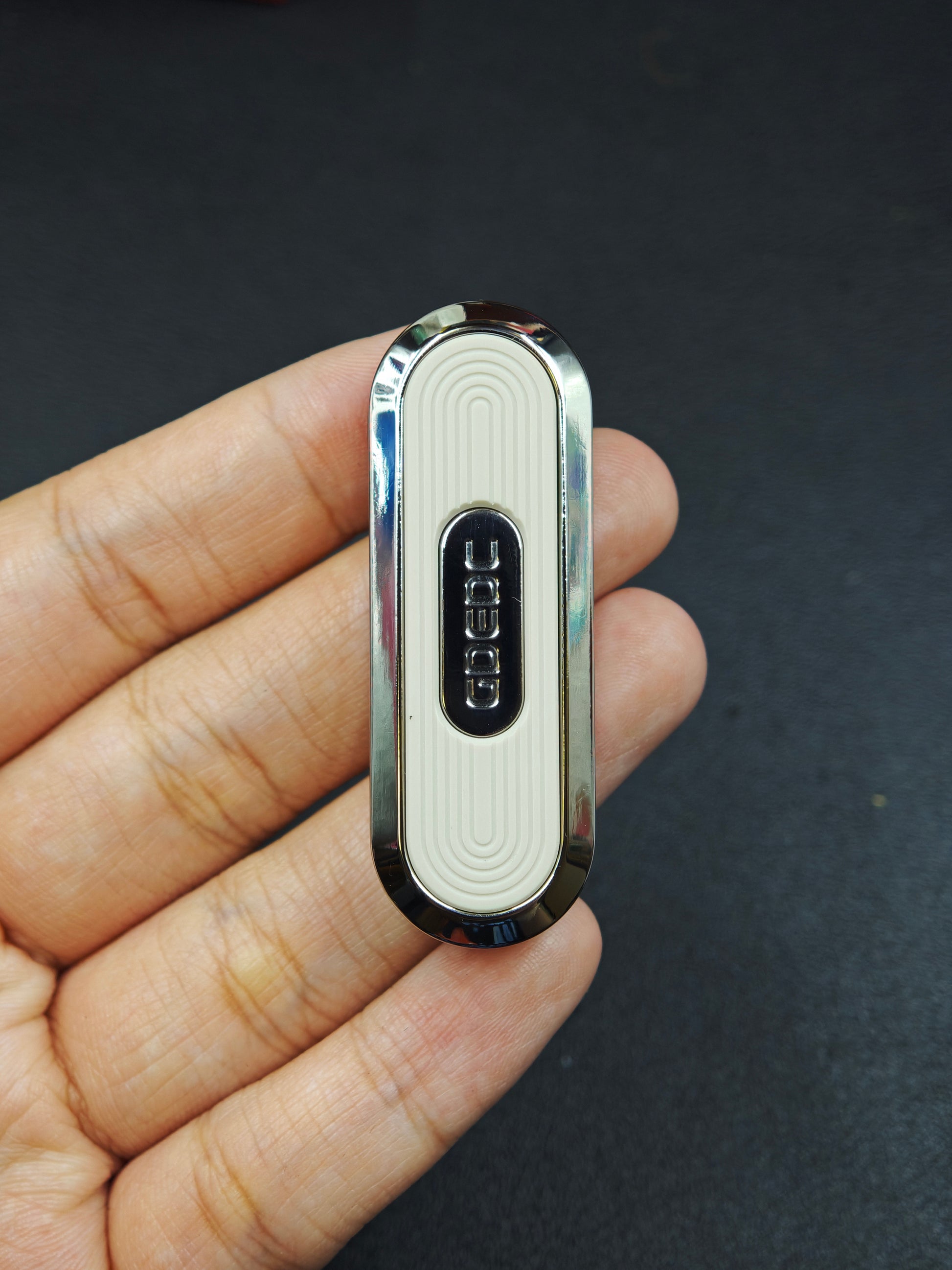 Pipa Plate Titanium
