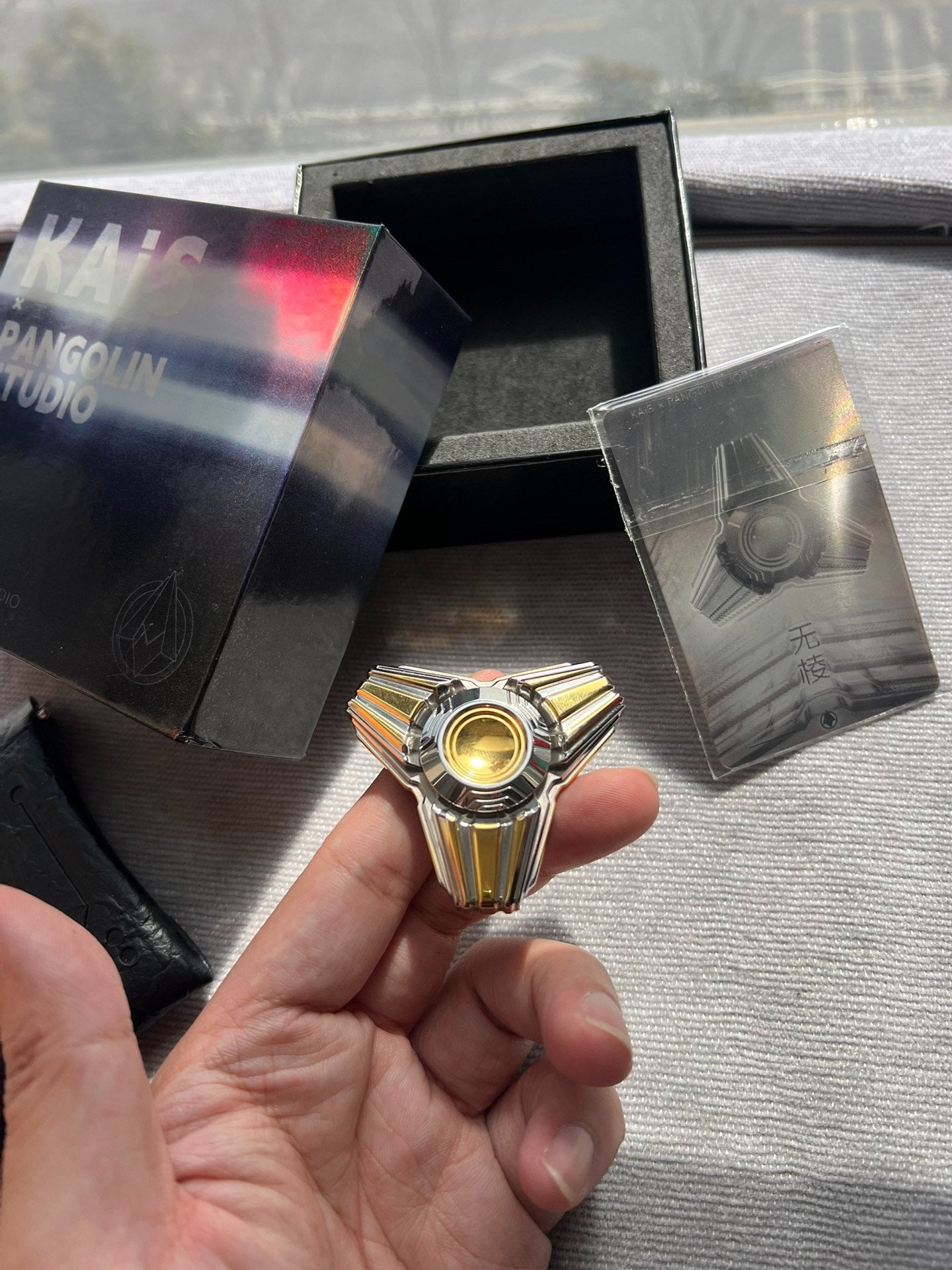 Edgeless Stainless Steel
