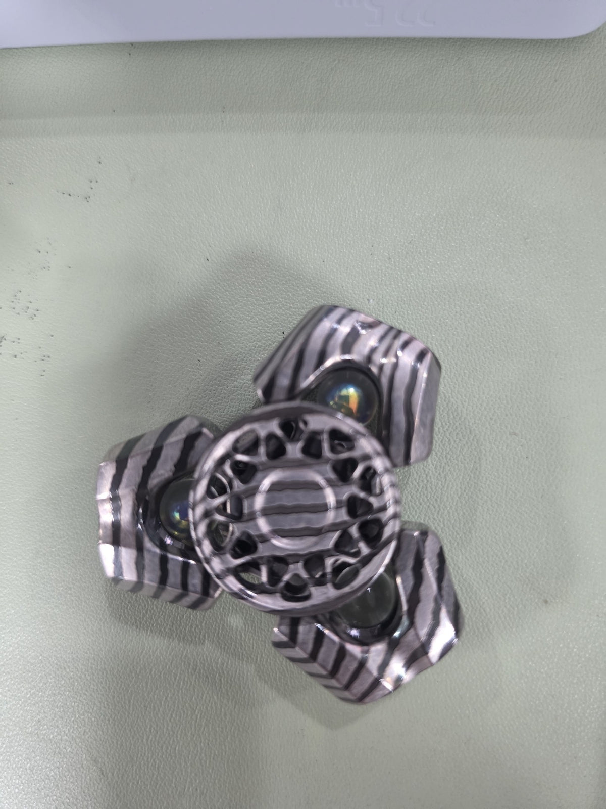 Explorer Zircuti