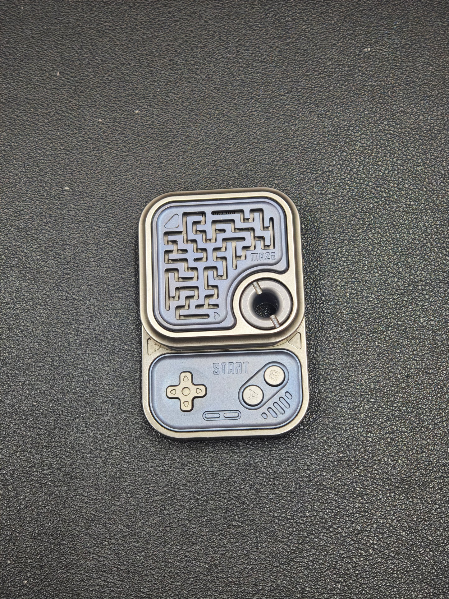 MAZE BLOCK Titanium