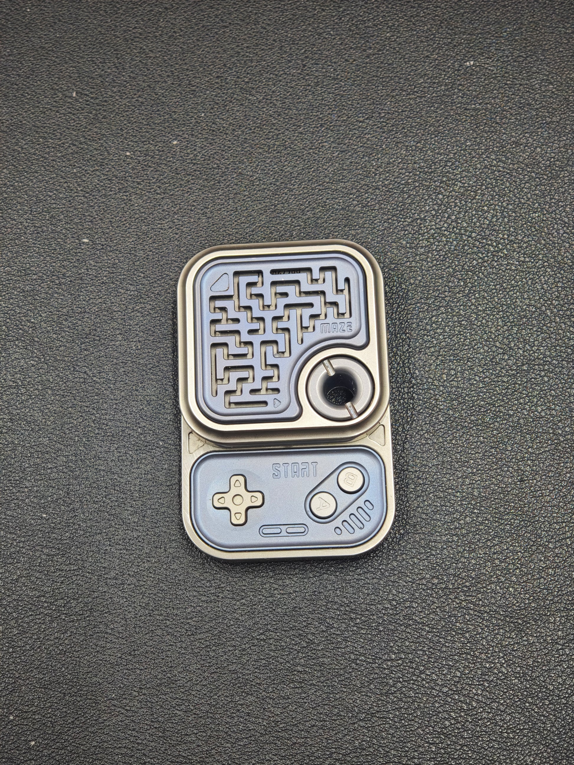 MAZE BLOCK Titanium