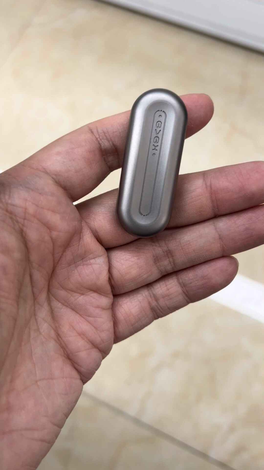 Floating Cloud Slider Titanium