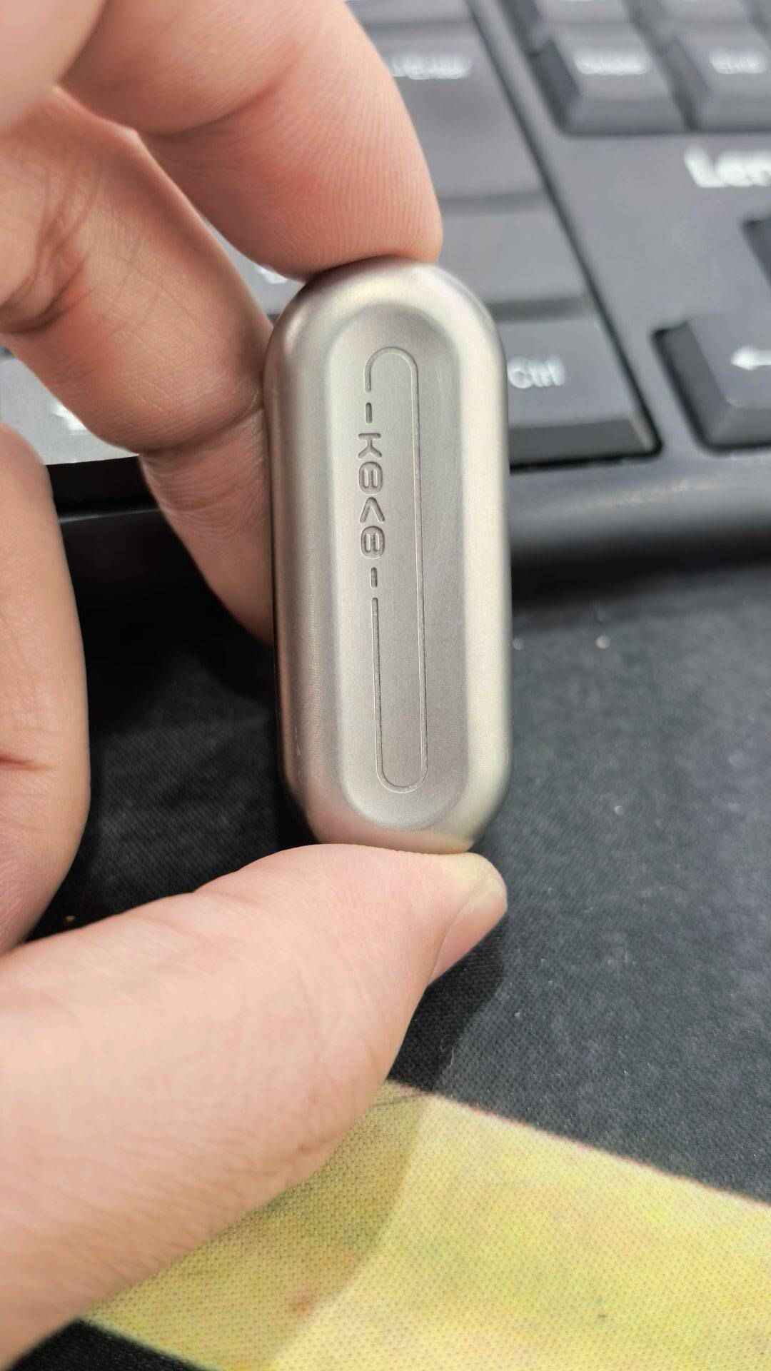 Floating Cloud Slider Titanium