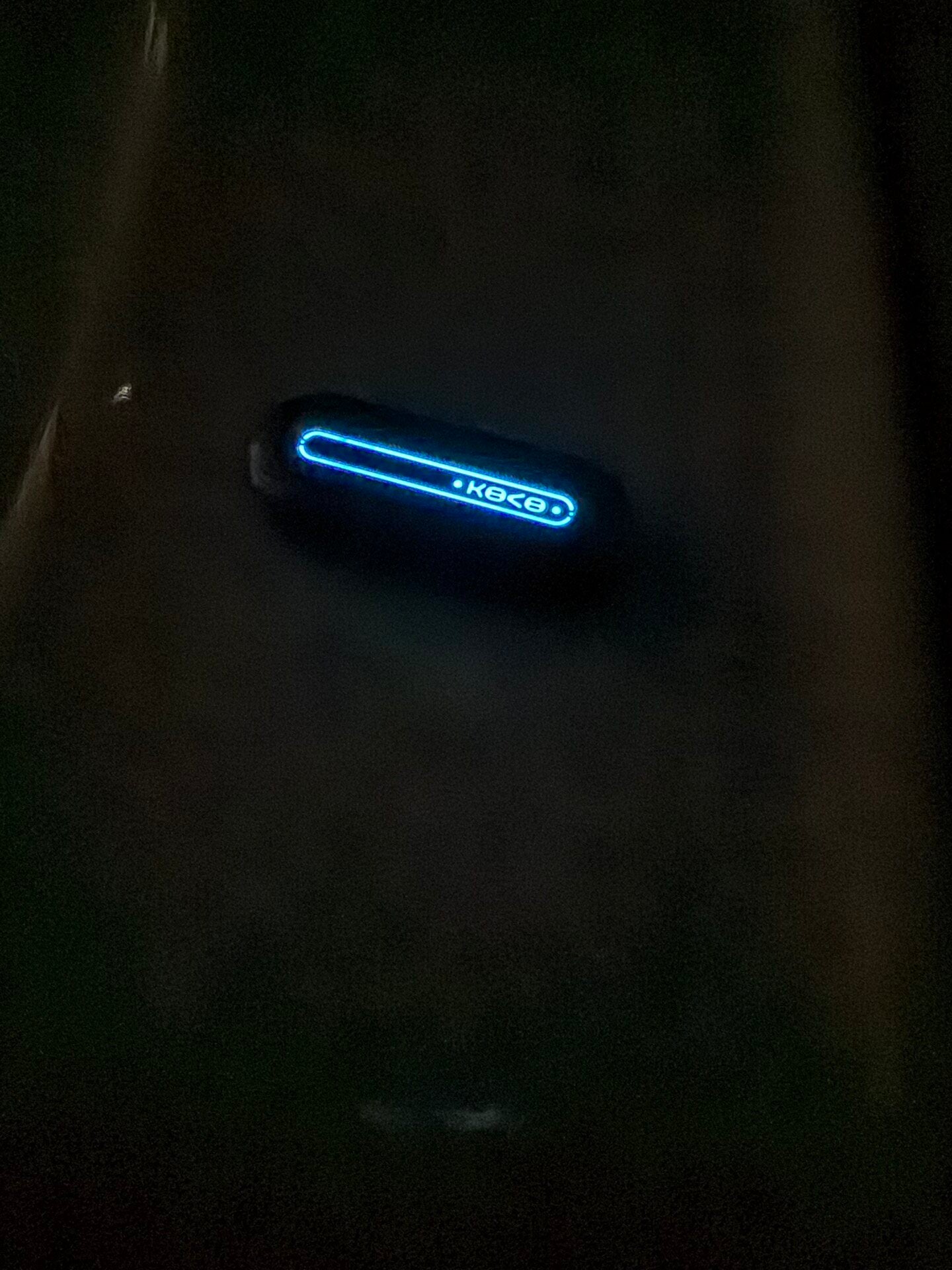 Floating Cloud Slider Titanium