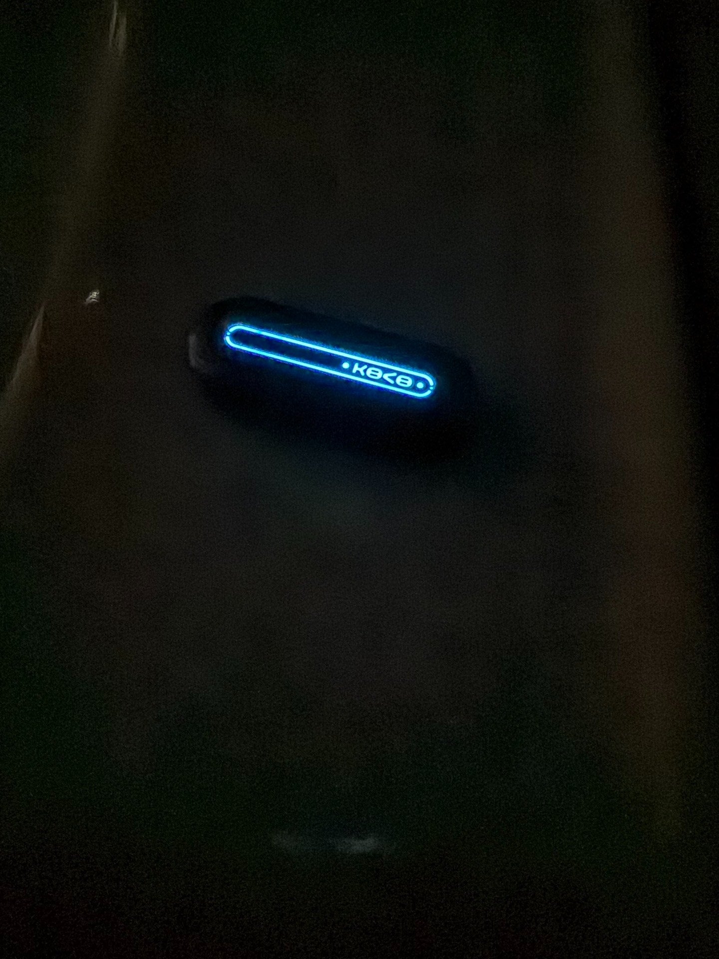 Floating Cloud Slider Titanium