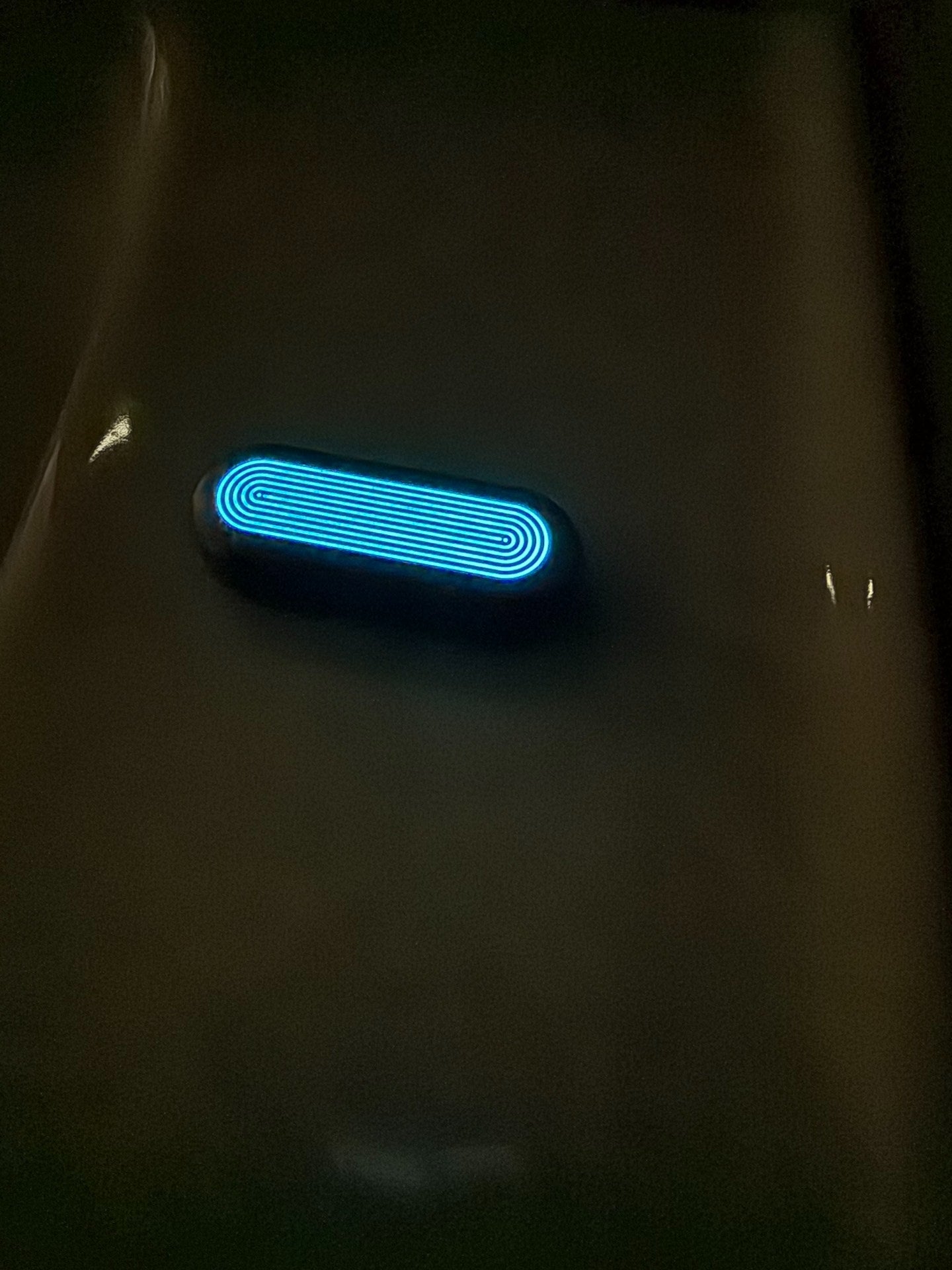 Floating Cloud Slider Titanium