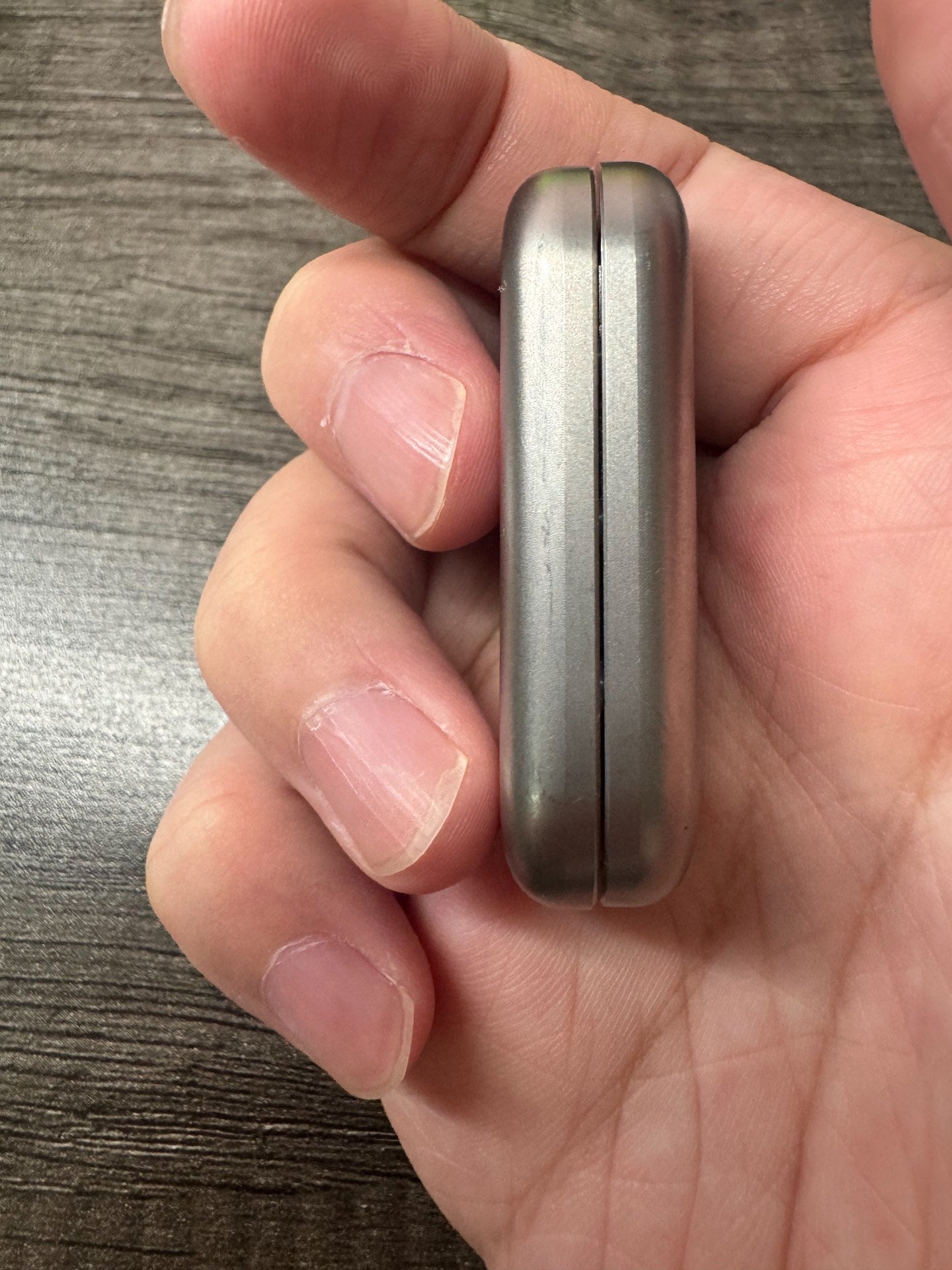Floating Cloud Slider Titanium